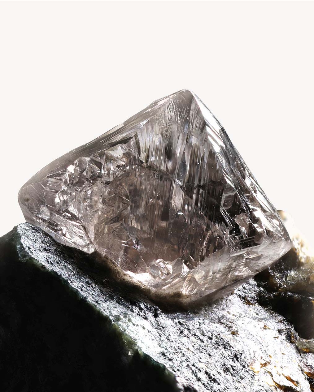 How To Identify A Raw Diamond Easily? - Million-$-Knowledge