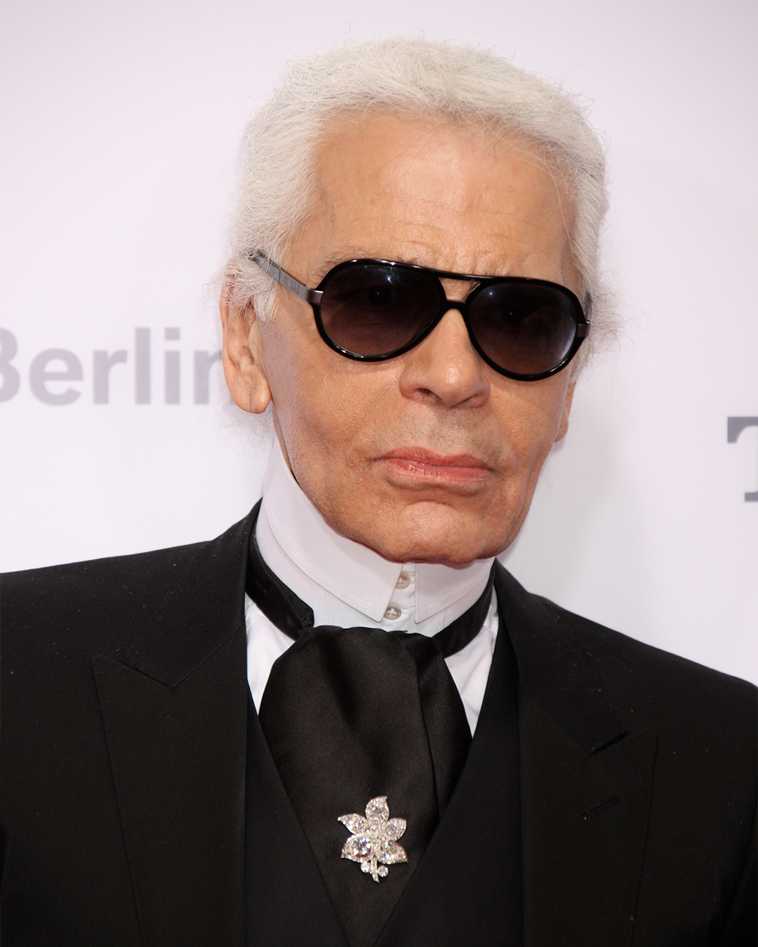 KARL LAGERFELD  Official Profile