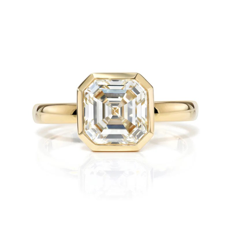 Asscher cut ring in gold setting