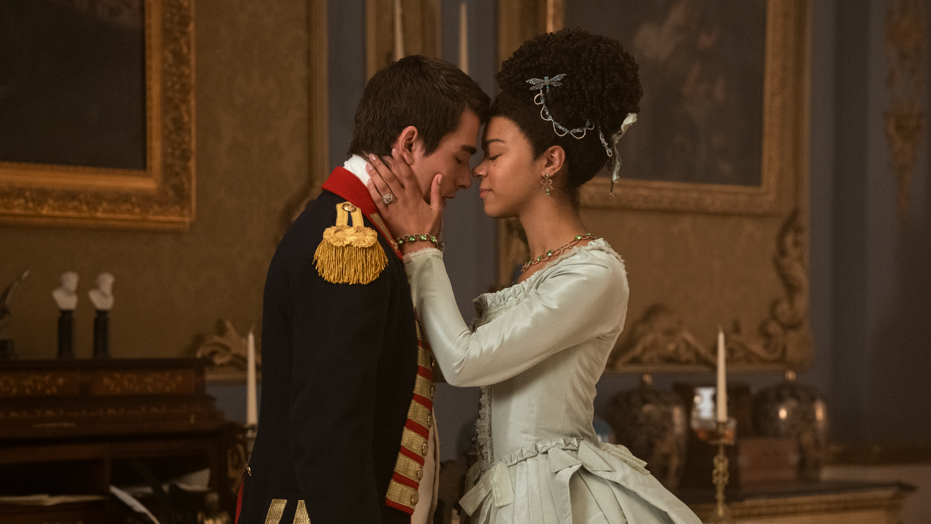 Découvrez les somptueux bijoux de “La Reine Charlotte : Un chapitre Bridgerton”