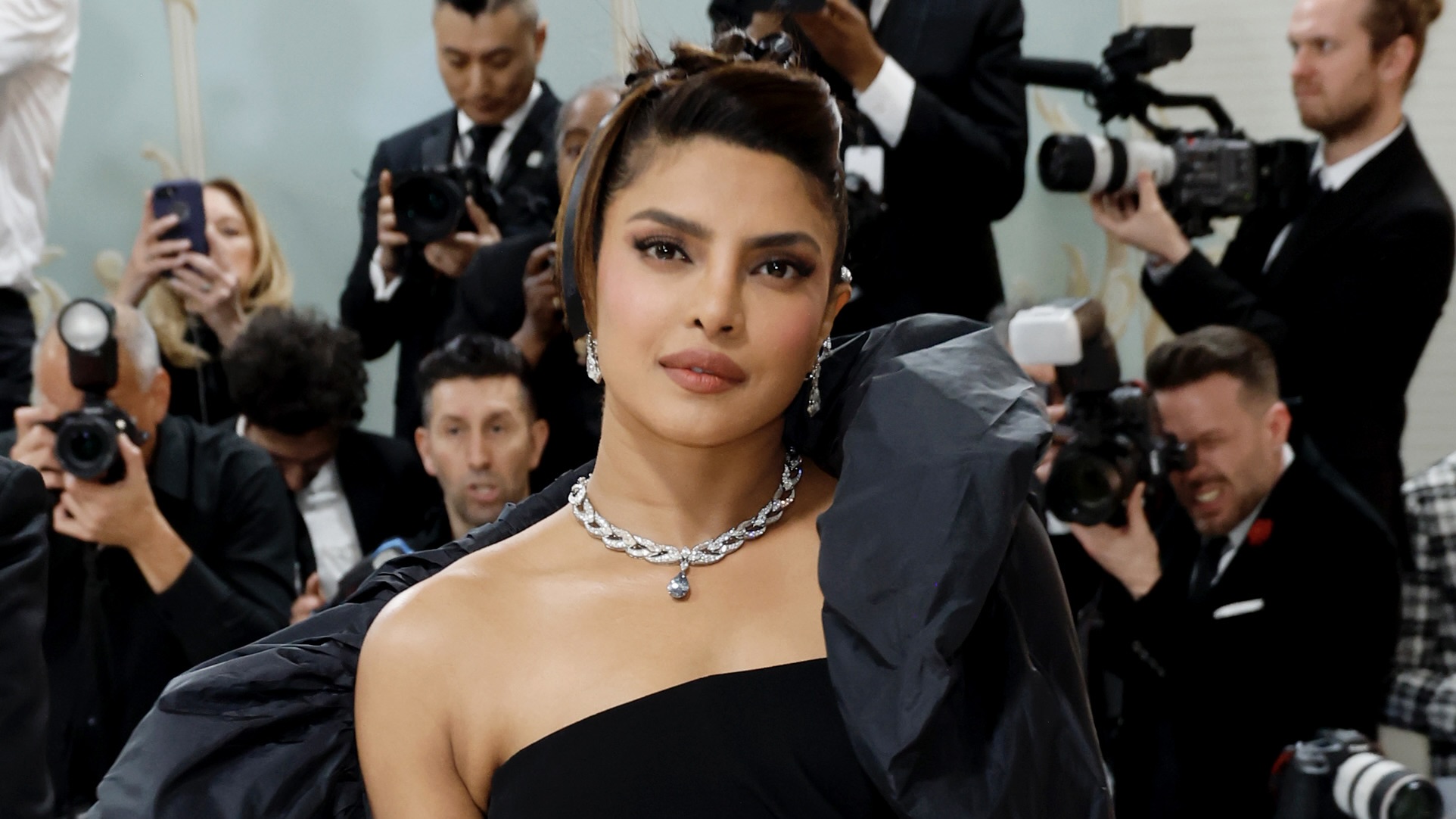 Priyanka Chopra Jonas wears the Bulgari Laguna Blu to the  2023 Met Gala at The Metropolitan Museum of Art on May 01, 2023 in New York City. (Getty Images)