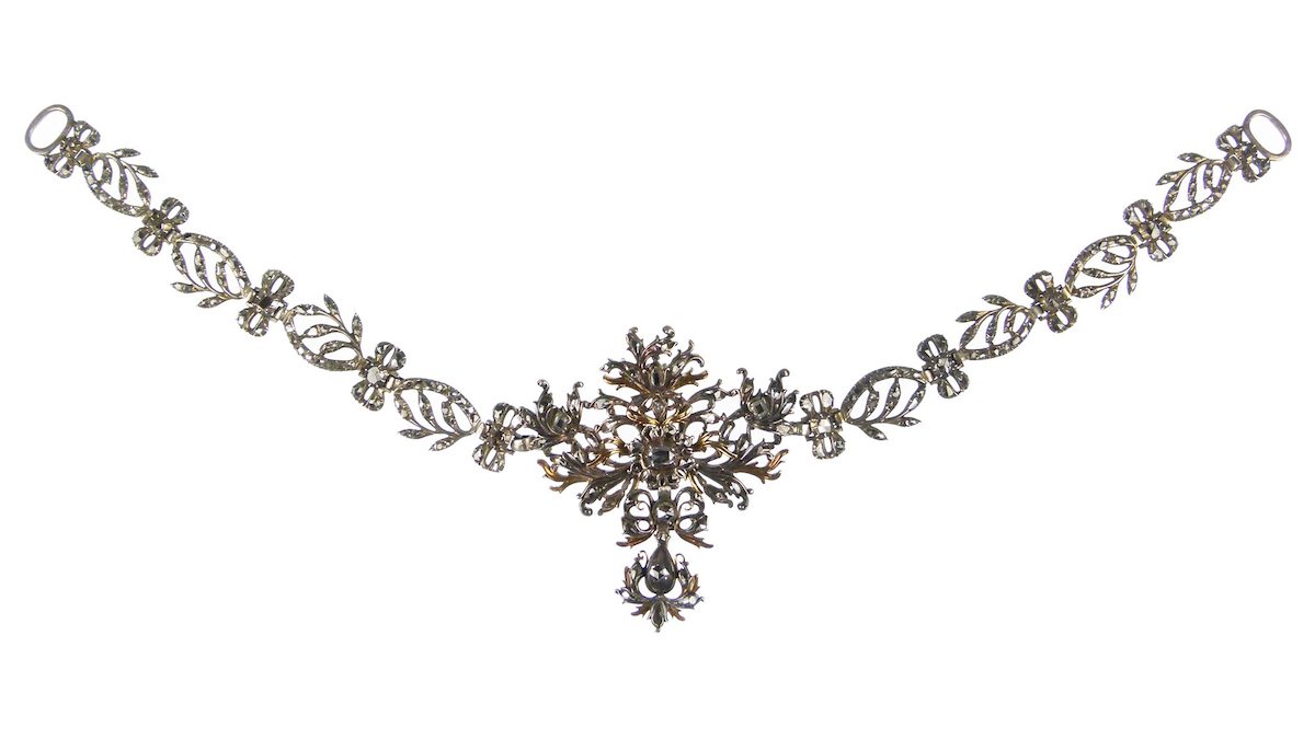Découvrez les somptueux bijoux de “La Reine Charlotte : Un chapitre Bridgerton” 18 Découvrez les somptueux bijoux de “La Reine Charlotte : Un chapitre Bridgerton”