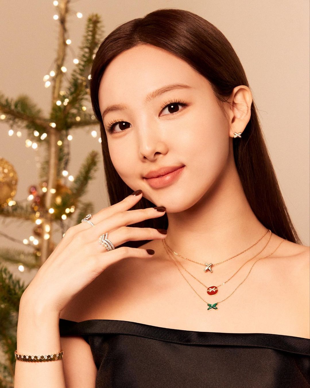 14 K-Pop Stars Who Love Their Diamond Jewelry - Only Natural Diamonds