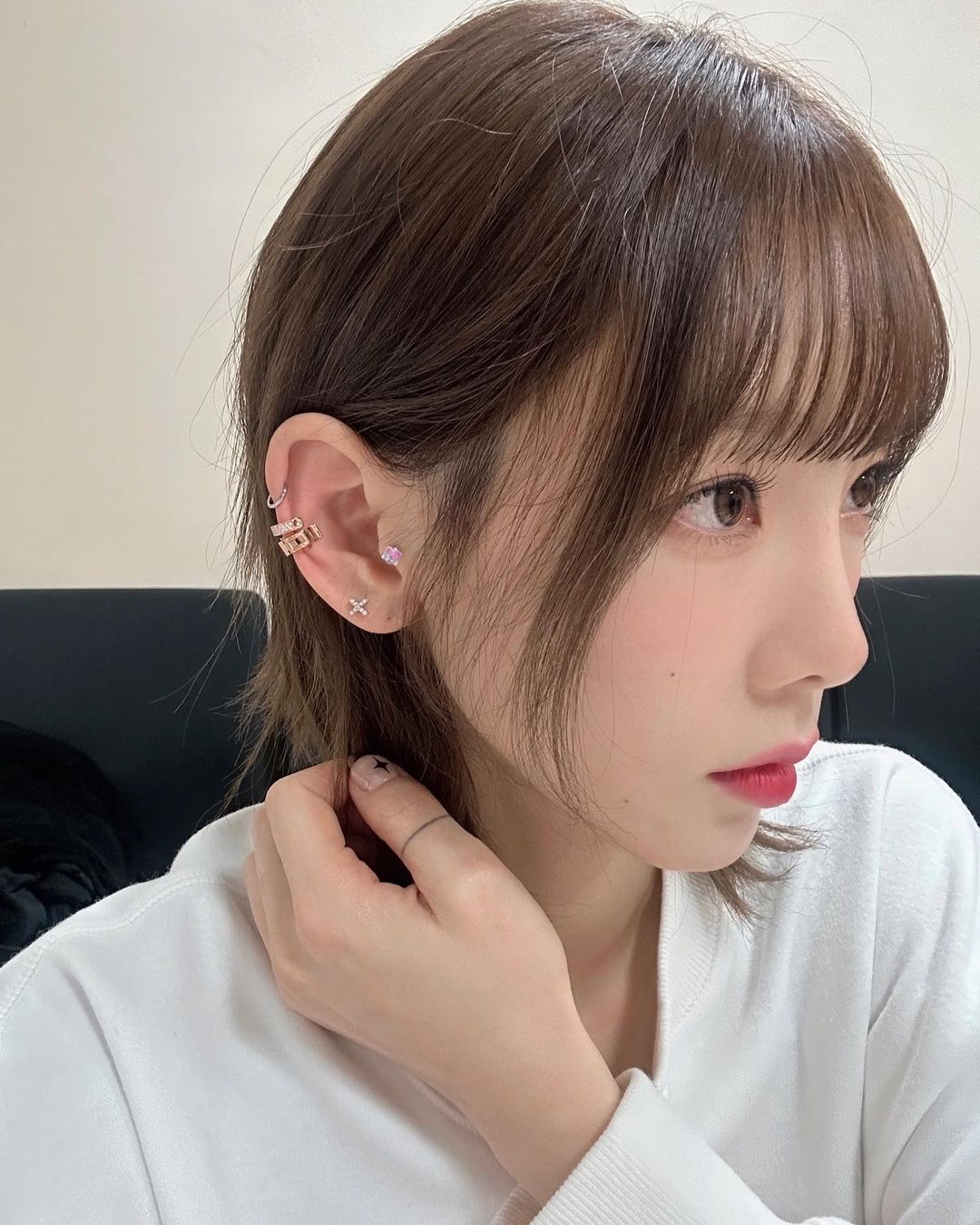 14 K-Pop Stars Who Love Their Diamond Jewellery 9 14 K-Pop Stars Who Love Their Diamond Jewellery