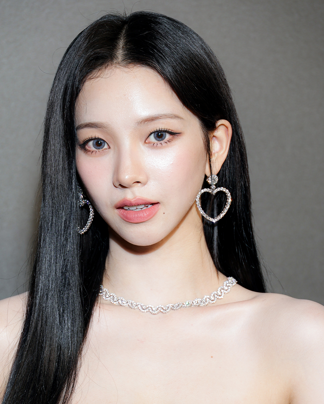 14 K-Pop Stars Who Love Their Diamond Jewelry - Only Natural Diamonds