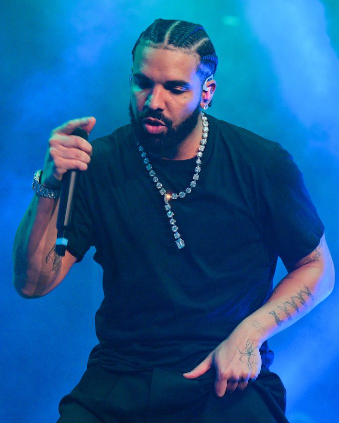 Drake wearing diamond necklace