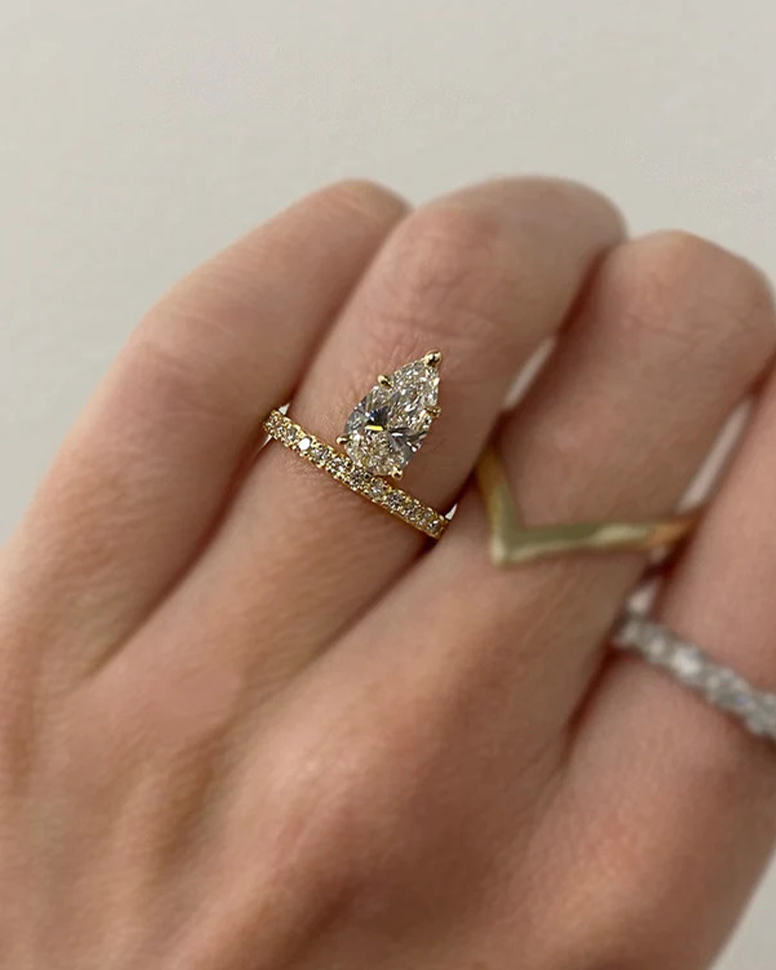 10 Bold and Bodacious Pear-Shaped Engagement Rings 10 pear shaped diamond ring