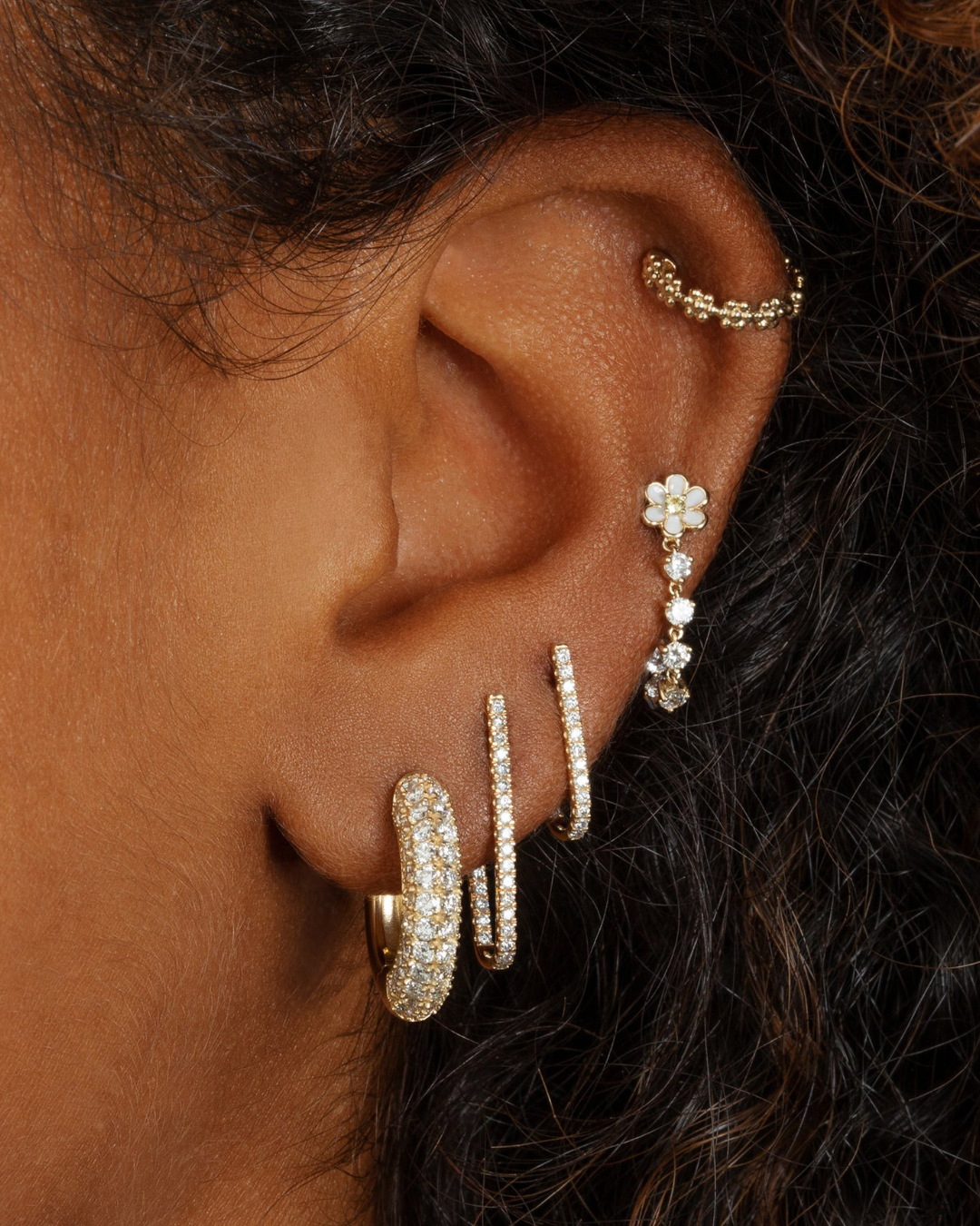 How to Style Thoughtful Earscapes with Natural Diamond Earrings 4 How to Style Thoughtful Earscapes with Natural Diamond Earrings