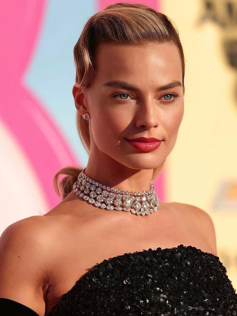 Evolution of Choker Necklace History to Modern Elegance Only Natural Diamonds