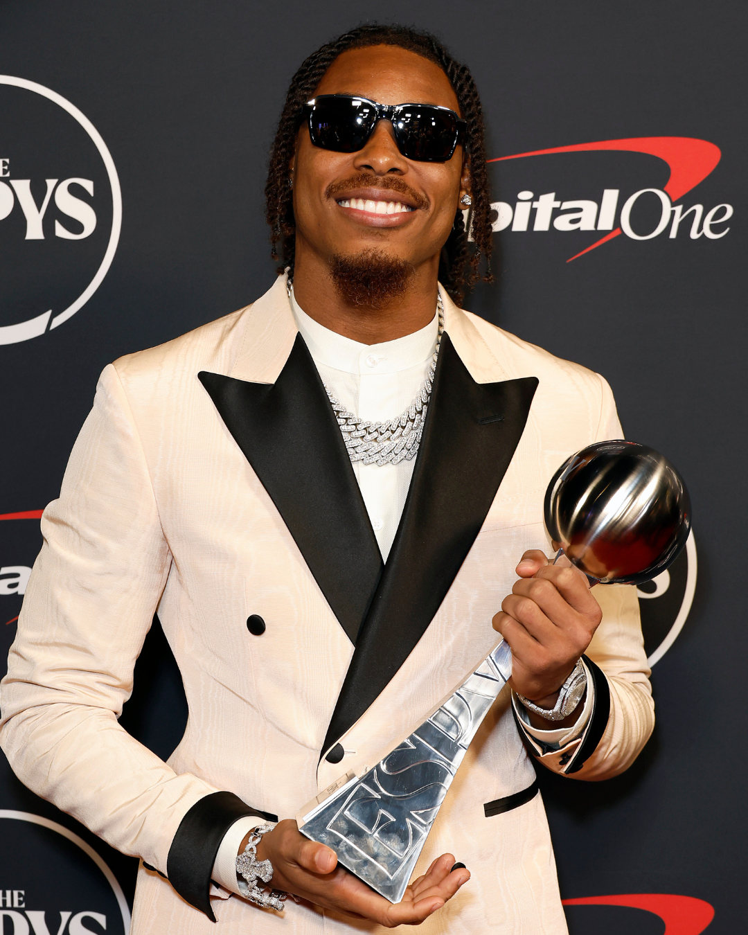 12 NFL Players with the Best Natural Diamond Style 18 Justin Jefferson NFL diamond jewelry