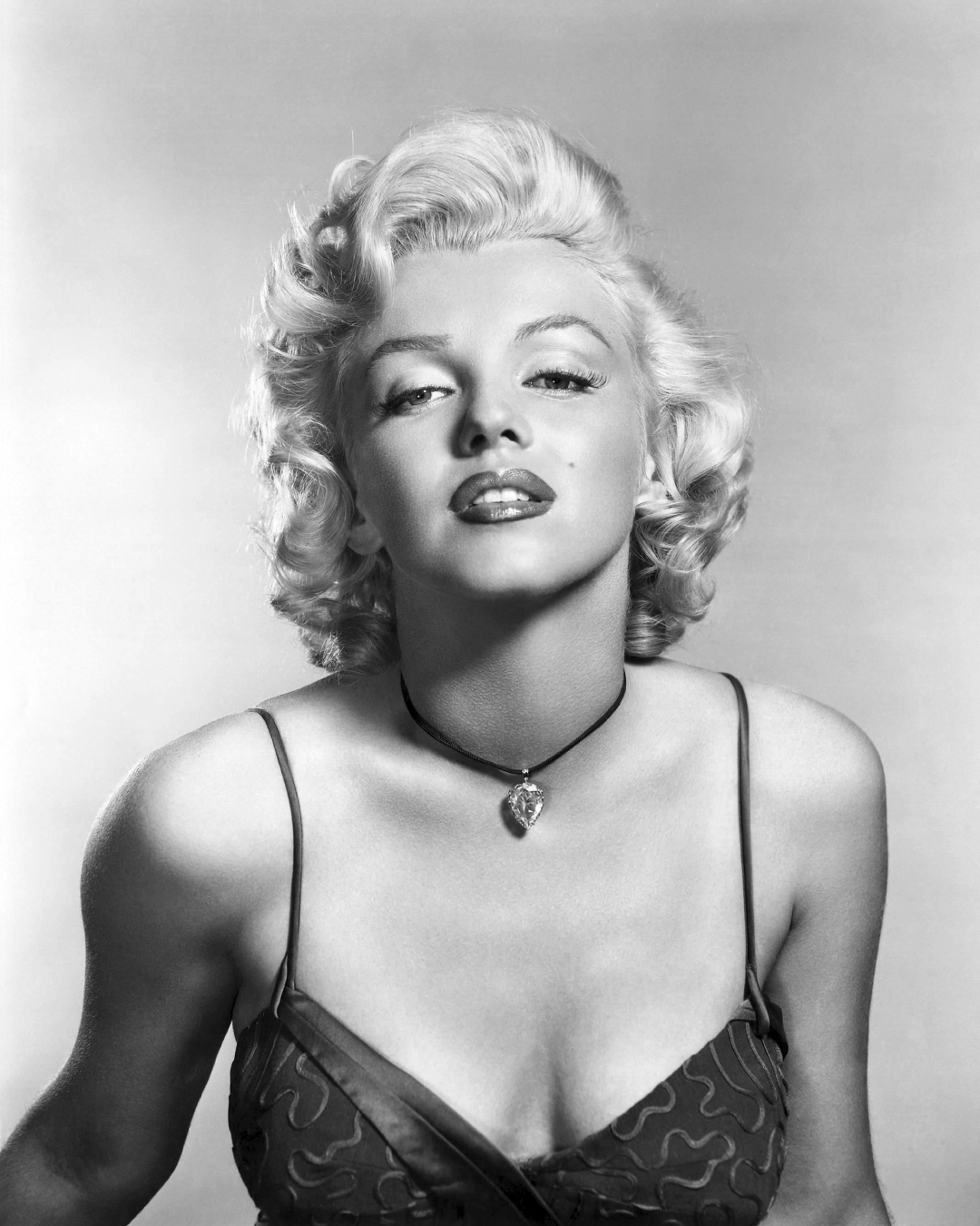 Marilyn Monroe wearing the Moon of Baroda. (Getty Images)
