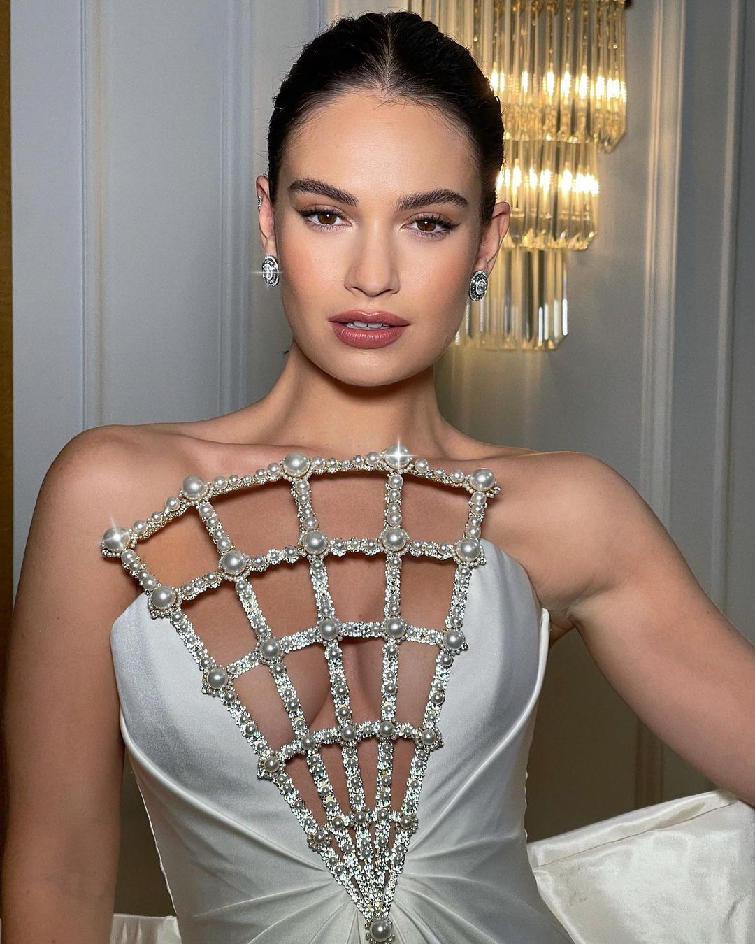 Les 14 Raisons pour lesquelles Lily James est une Perle Rare 5 Les 14 Raisons pour lesquelles Lily James est une Perle Rare