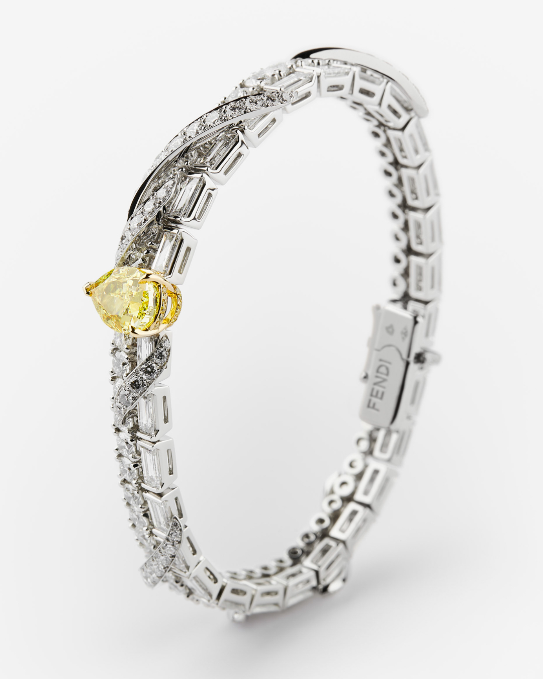 EPD HIJ Fendi High Jewelry FENDI Triptych High Jewelry FENDI FFluctus Bracelet 01 IMG 4x5 1