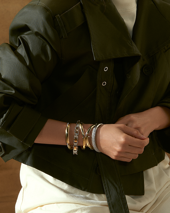 Saba azad Diamond ring and Bangles