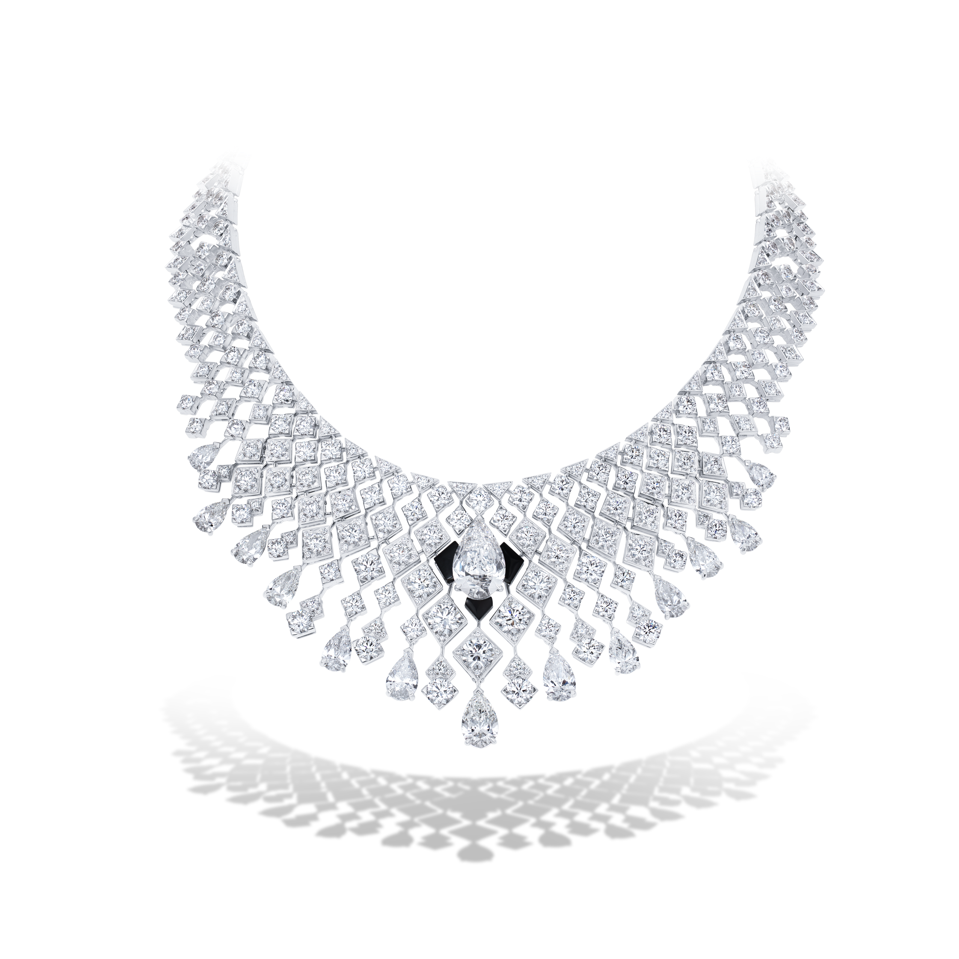 Éclats Célestes, La Collection de Haute Joaillerie Skye de David Morris Illumine la Semaine de la Couture à Paris 7 Éclats Célestes, La Collection de Haute Joaillerie Skye de David Morris Illumine la Semaine de la Couture à Paris