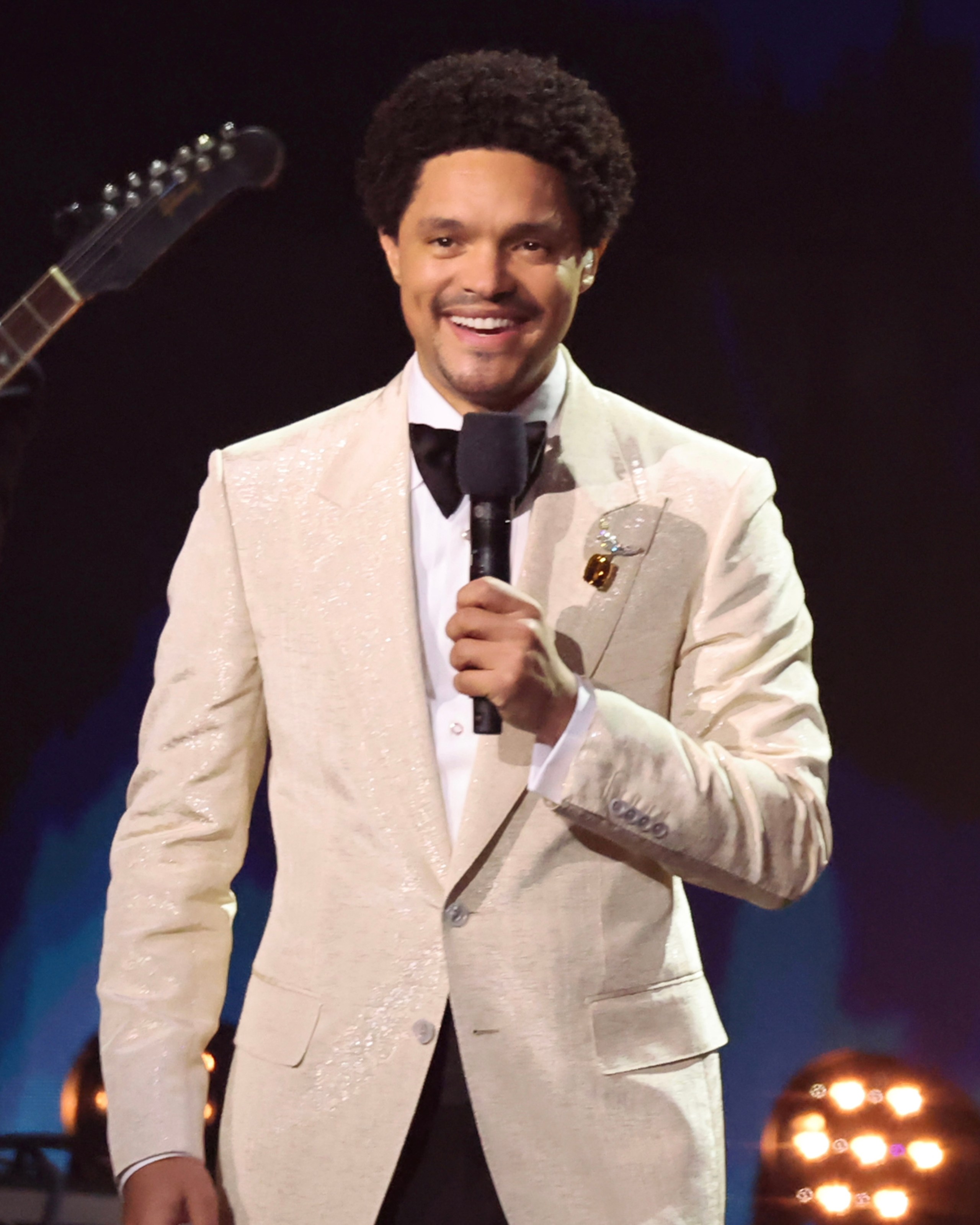 The Best Natural Diamond Jewellery Moments at the 2024 Grammy Awards 8 CULT CEL GLM 2024 Grammys Trevor Noah