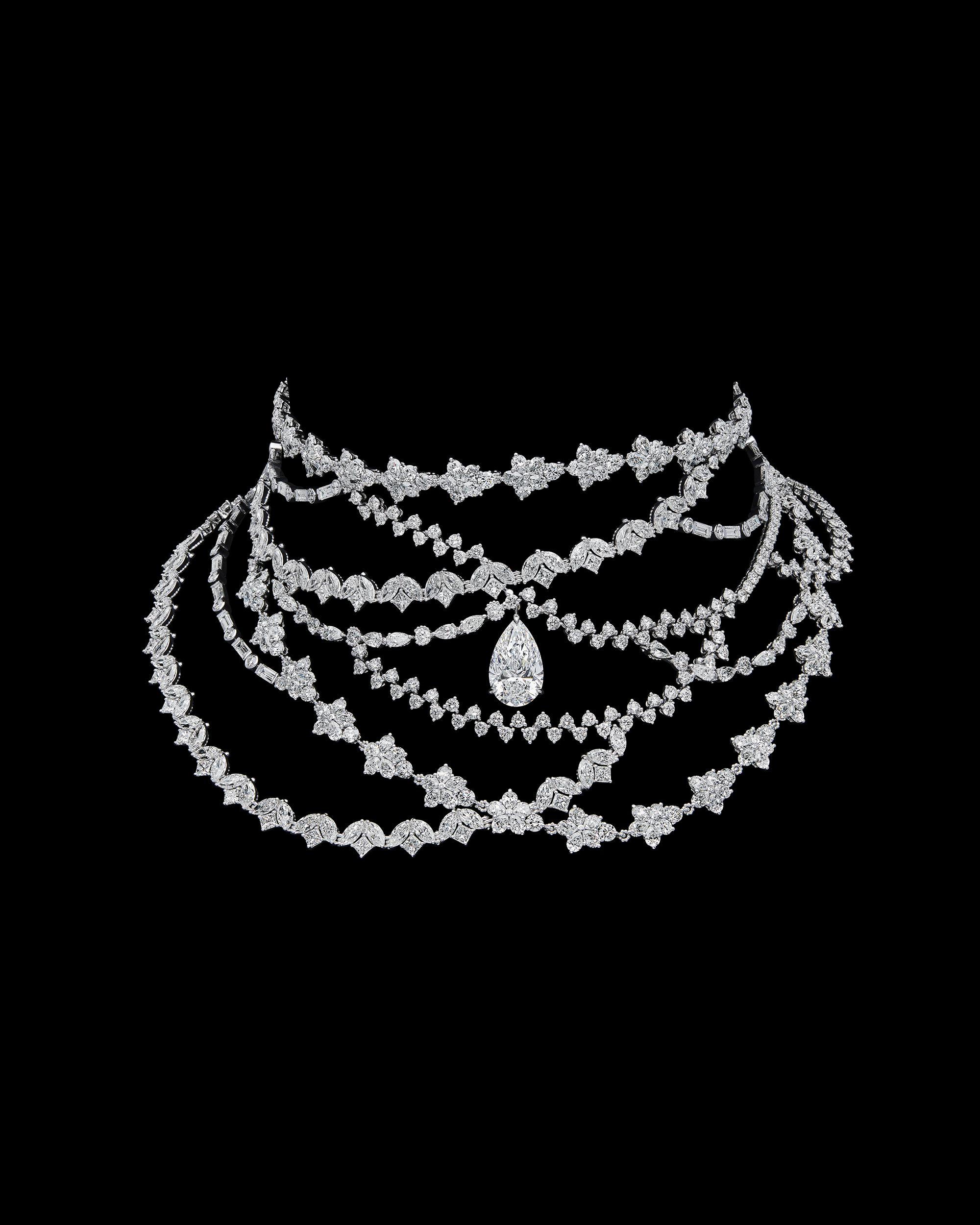 Collier DIOR DELICAT en or blanc et diamants.  