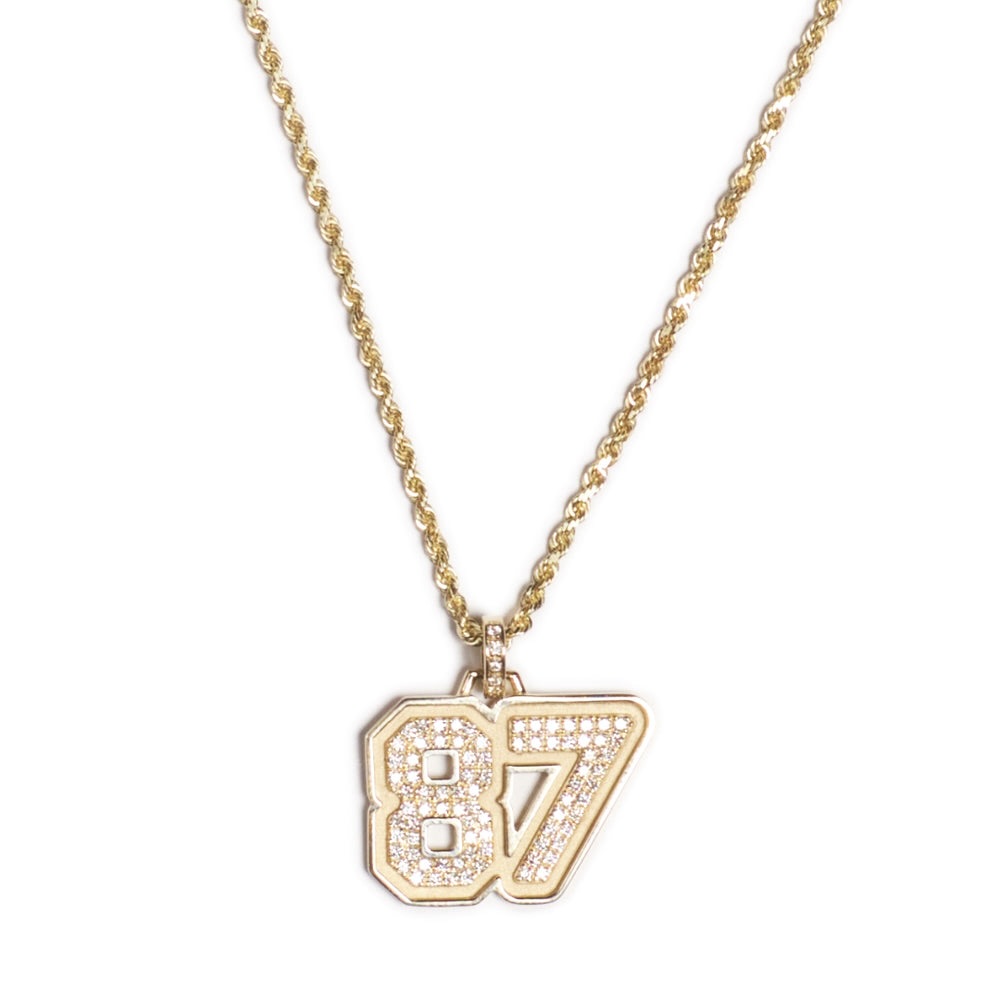 The Best Diamonds On & Off the Football Field at the 2024 Super Bowl 2 The Best Diamonds On & Off the Football Field at the 2024 Super Bowl