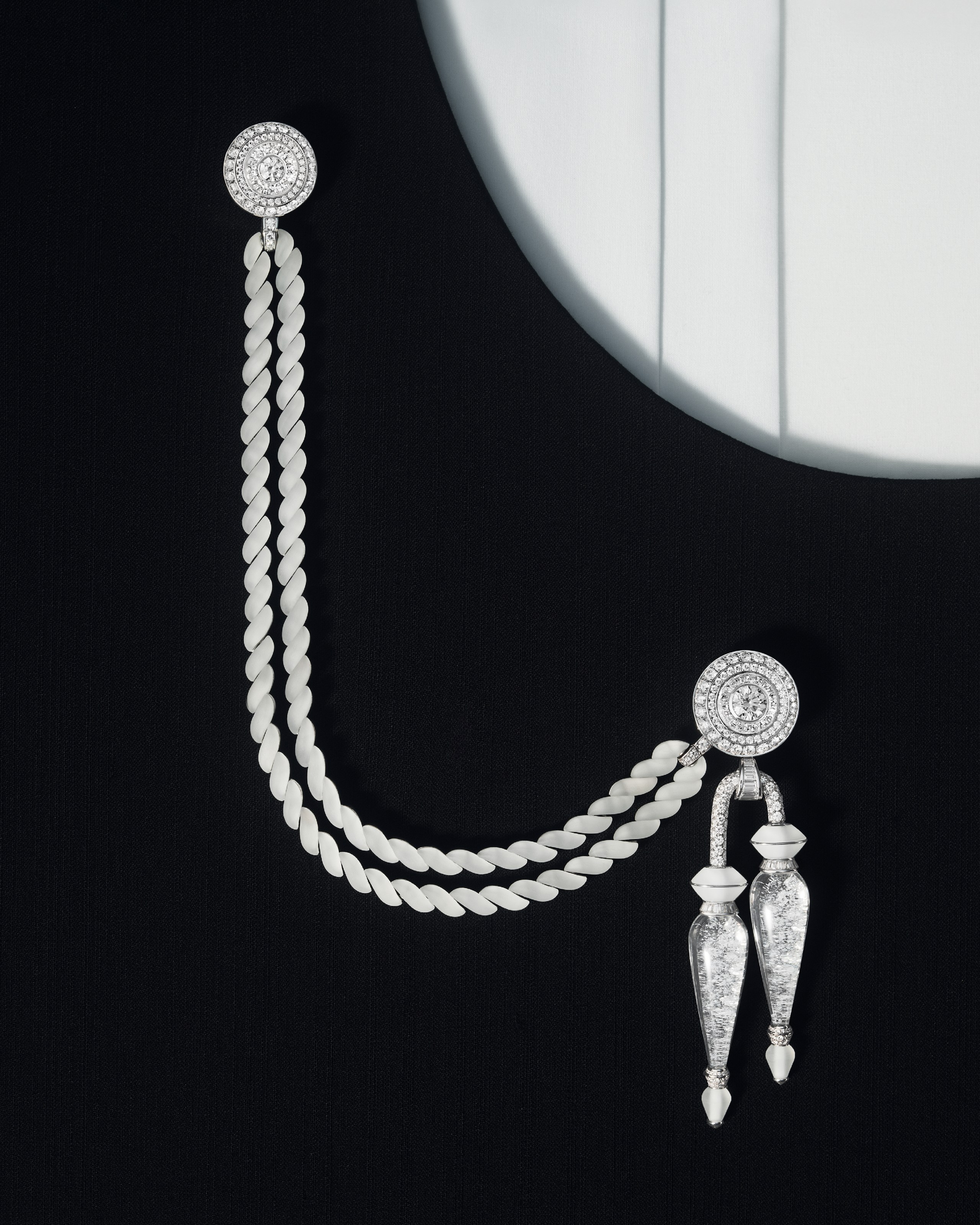The Power of Culture, une Collection tout en Diamants Naturels et Cristal de Roche. 4 The Power of Culture, une Collection tout en Diamants Naturels et Cristal de Roche.