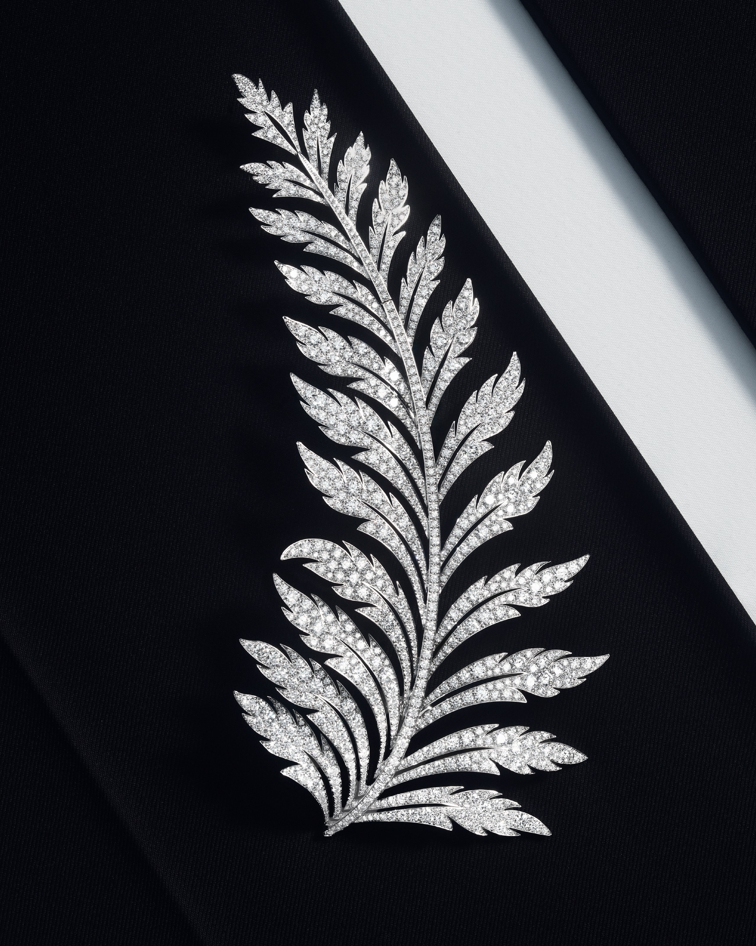 The Power of Culture, une Collection tout en Diamants Naturels et Cristal de Roche. 7 The Power of Culture, une Collection tout en Diamants Naturels et Cristal de Roche.
