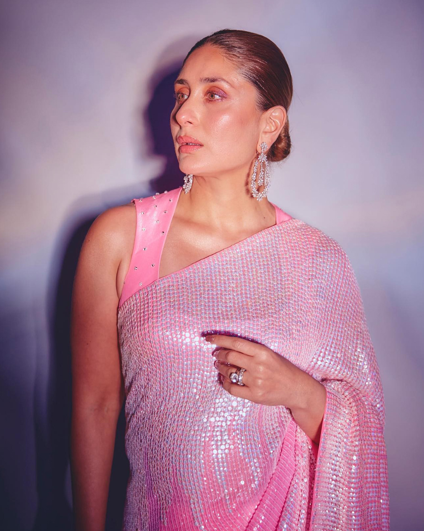 Kareena Kapoor Khan styling maximal natural diamond danglers
