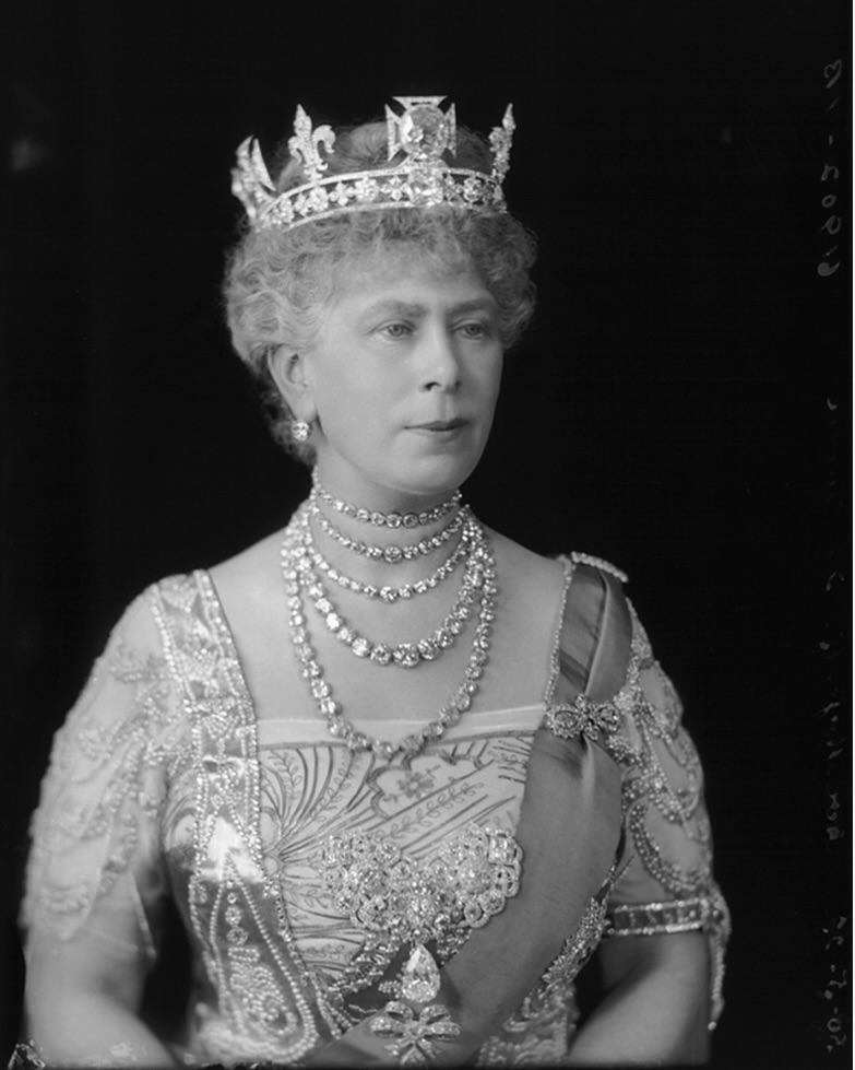 <i>Crowning Glory</i>: The Story Behind the British Crown Jewels
