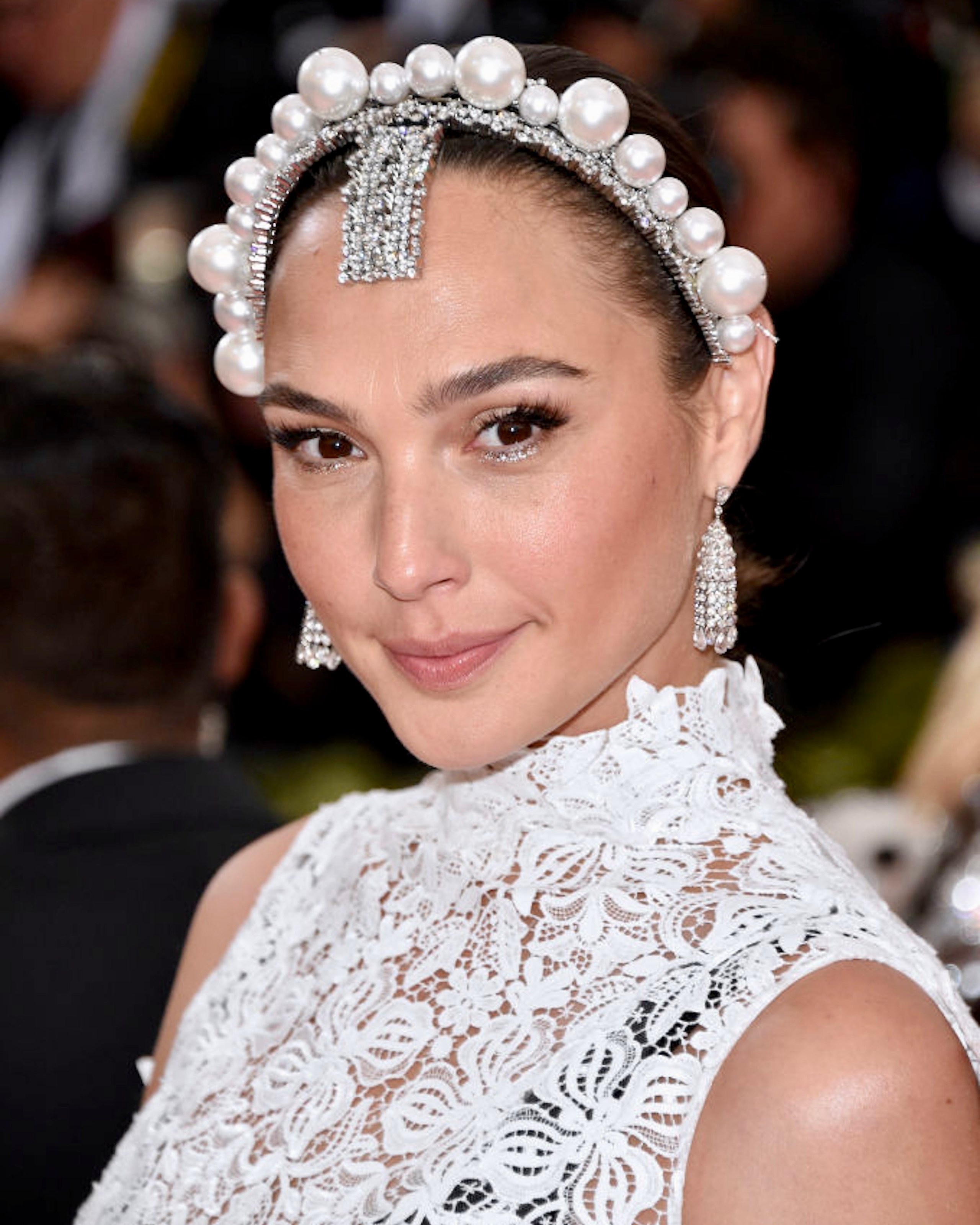 Gal Gadot shined in natural diamond jewelry at the 2019 Met Gala.