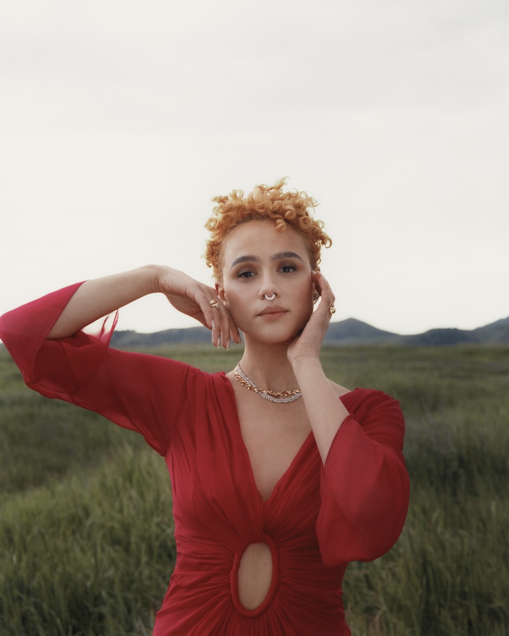 From Ritual to Runway: The Rise of the Diamond Septum Piercing 3 From Ritual to Runway: The Rise of the Diamond Septum Piercing