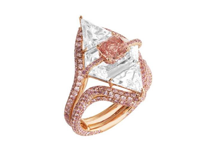 12 Diamond Jewels That Stole the Show at the 2024 TEFAF Art Fair 5 12 Diamond Jewels That Stole the Show at the 2024 TEFAF Art Fair