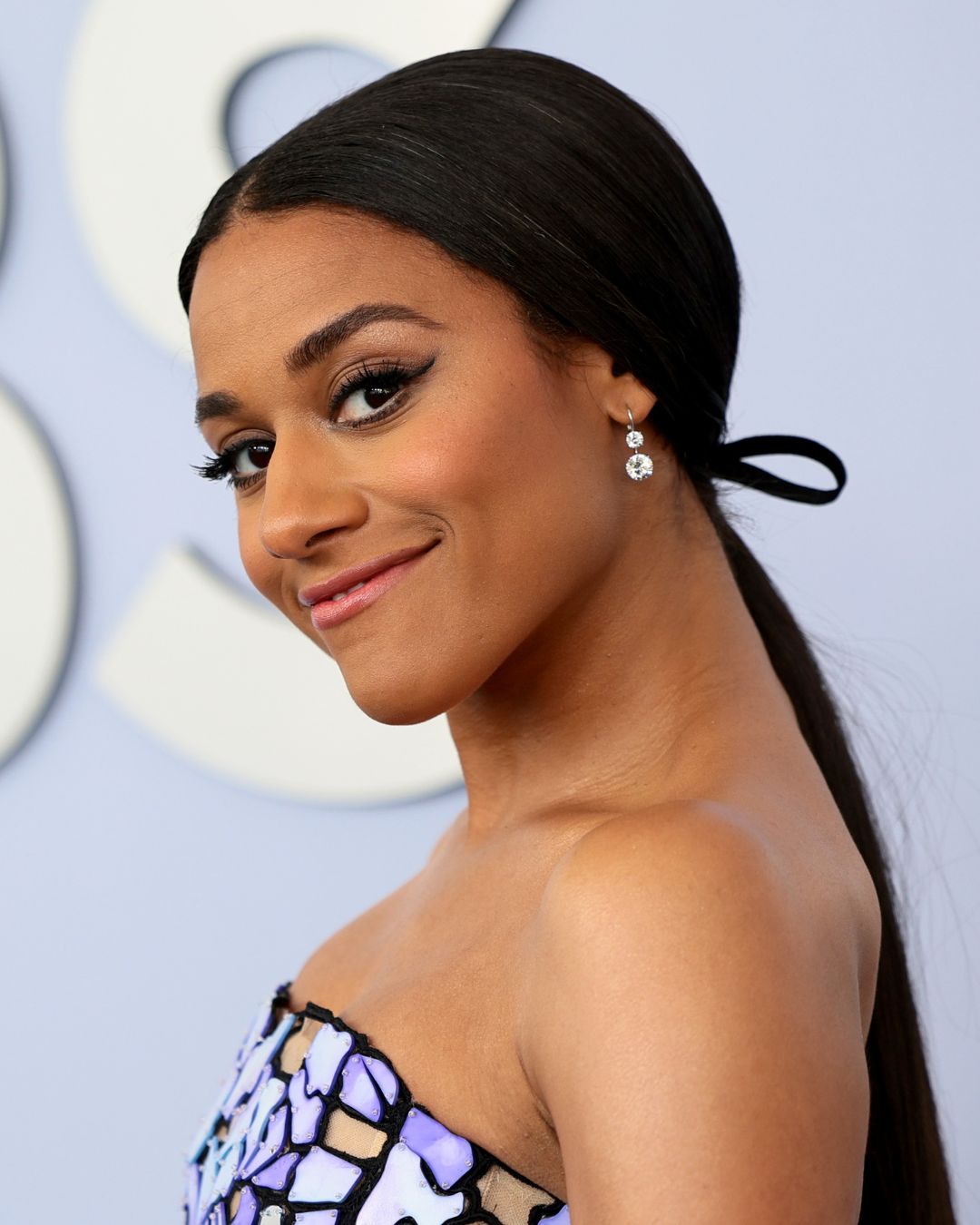 The Best Natural Diamond Jewels from the 2024 Tony Awards 6 The Best Natural Diamond Jewels from the 2024 Tony Awards