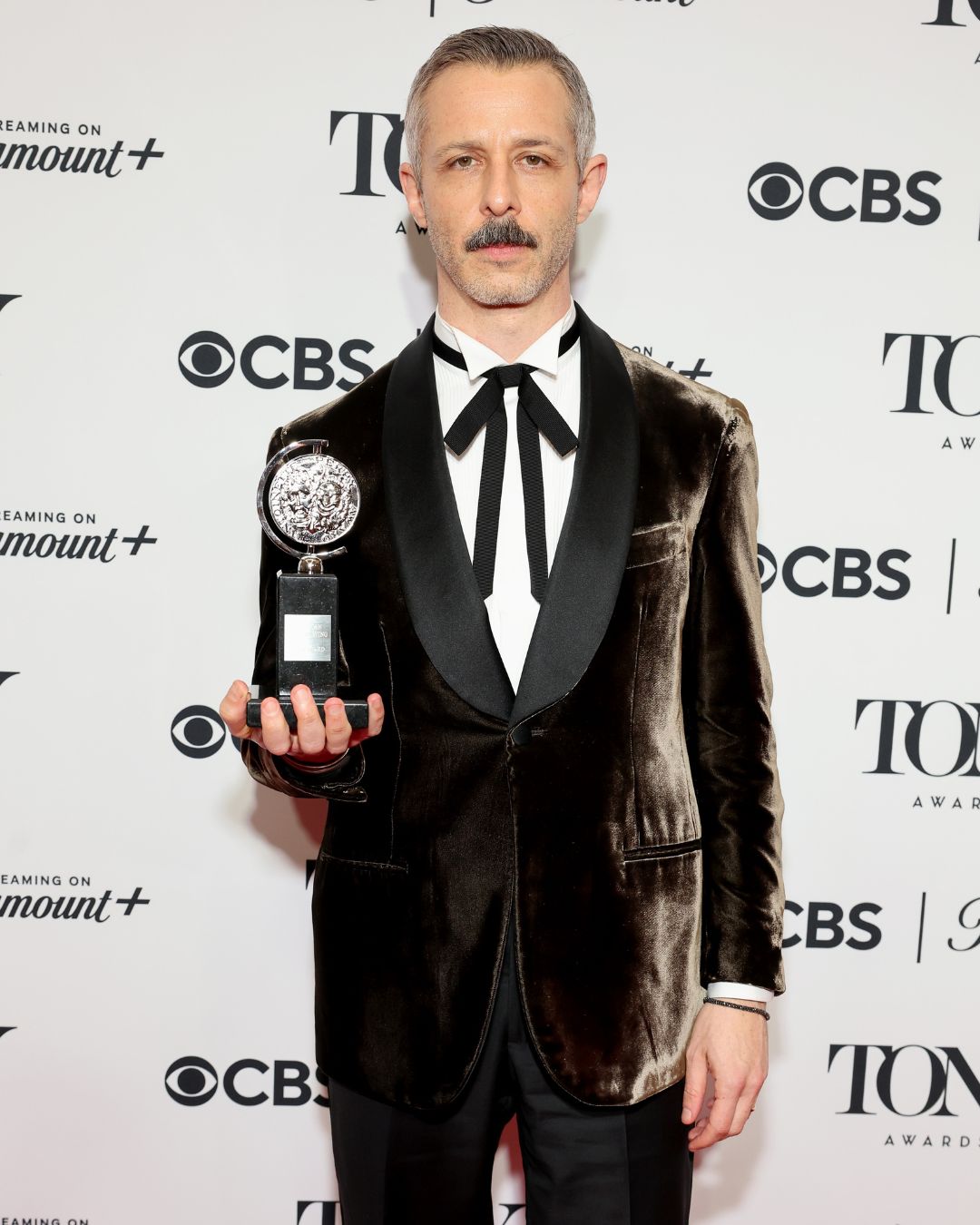 The Best Natural Diamond Jewels from the 2024 Tony Awards 9 The Best Natural Diamond Jewels from the 2024 Tony Awards