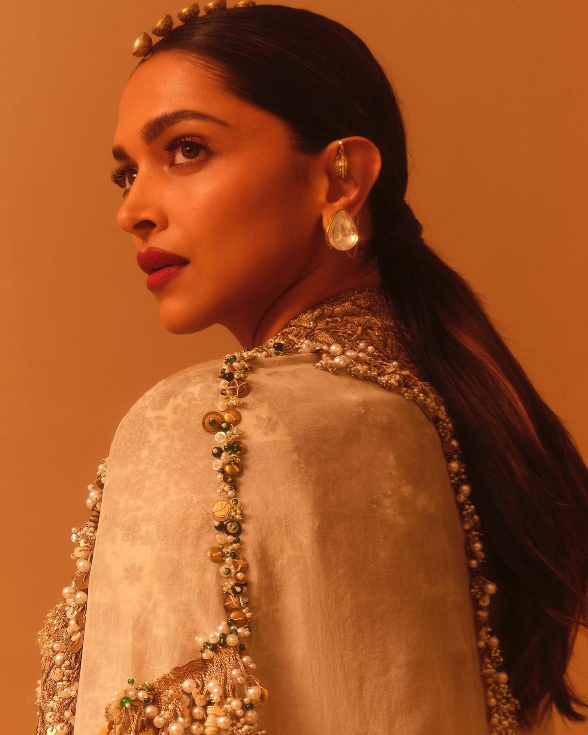 A Look at Deepika Padukone’s Natural Diamond Style Book 4 Deepika Padukone styling versatile diamond jewellery