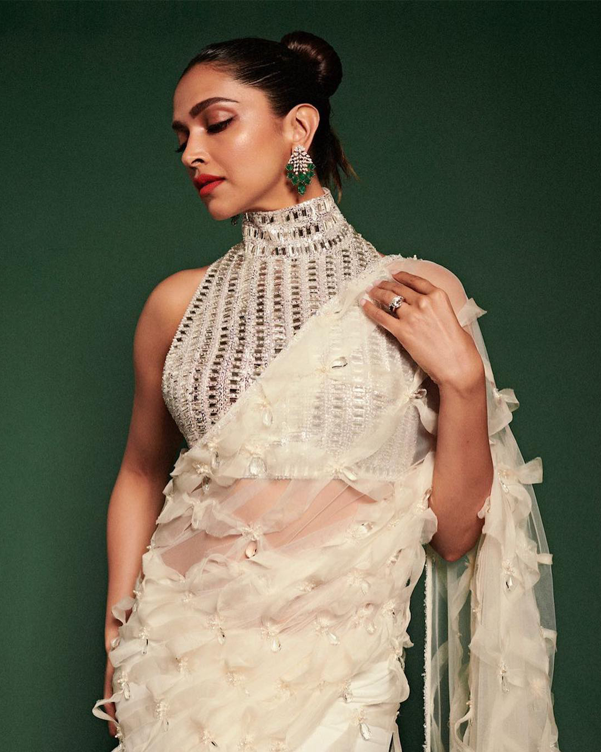 A Look at Deepika Padukone’s Natural Diamond Style Book 10 Deepika Padukone in traditional Indian natural diamond jewellery