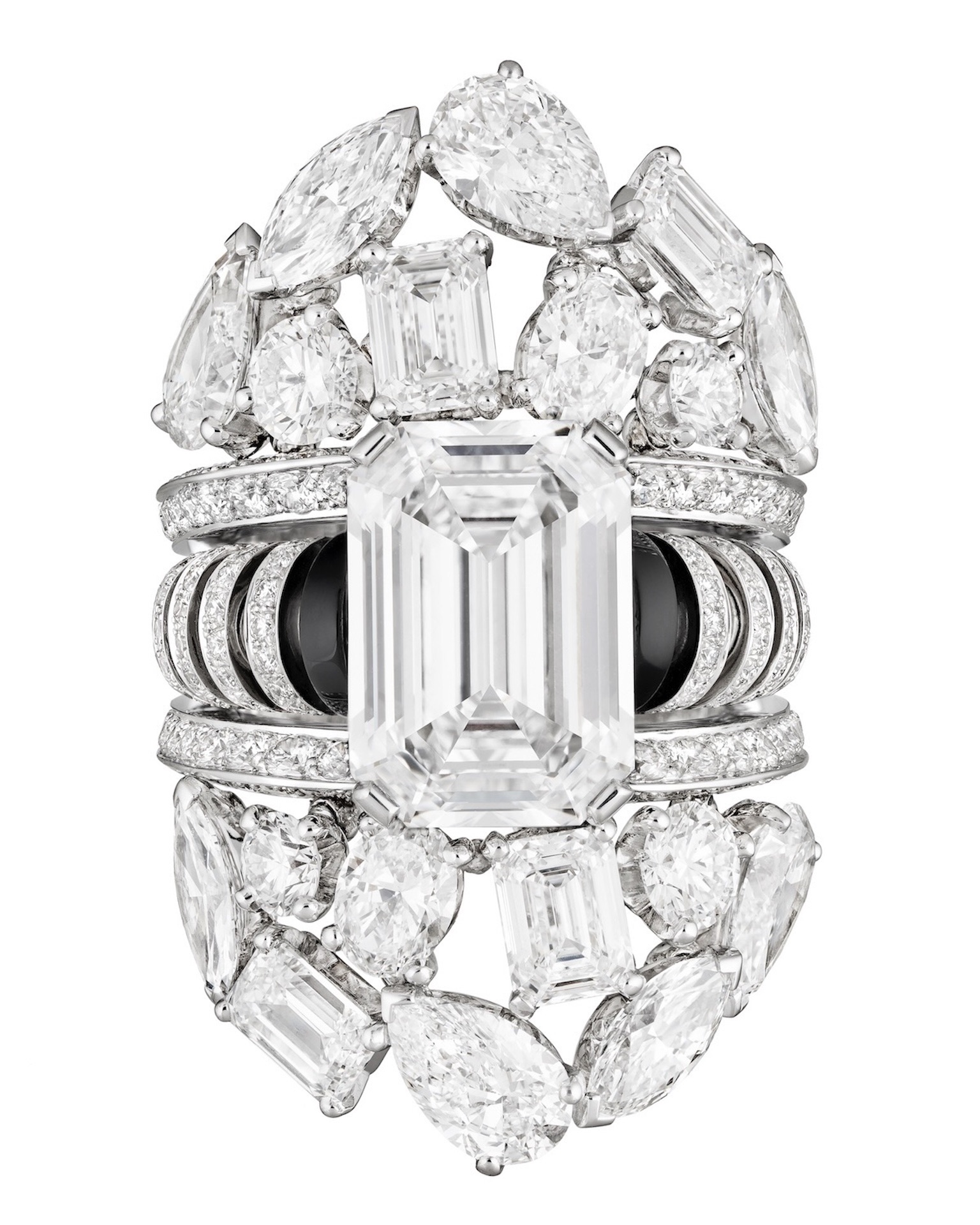 La nouvelle Collection de Haute Joaillerie de Chanel Prend une Tournure Sportive 5 La nouvelle Collection de Haute Joaillerie de Chanel Prend une Tournure Sportive