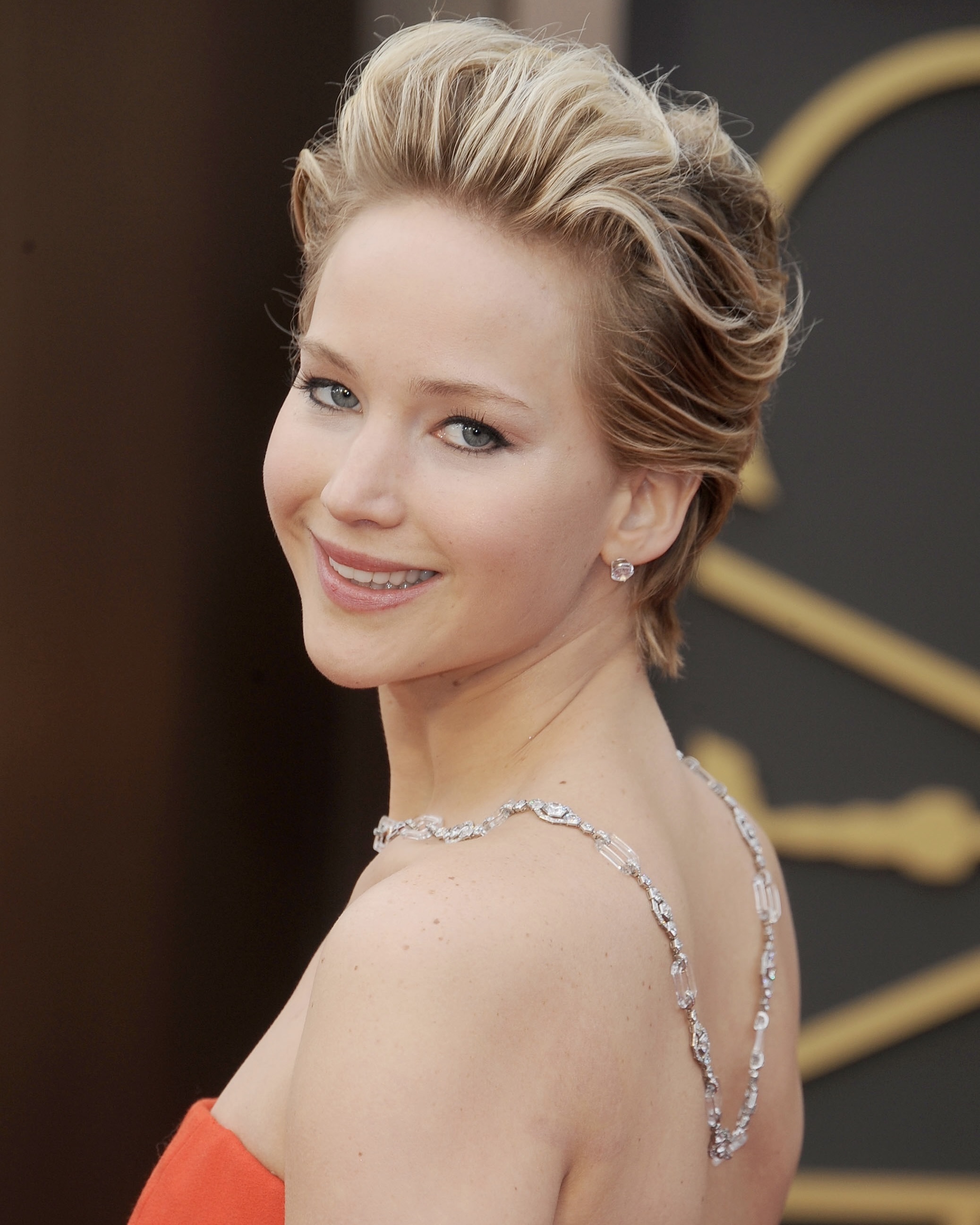 Diamonds in Reverse: The Backwards Necklace Is All The Rage