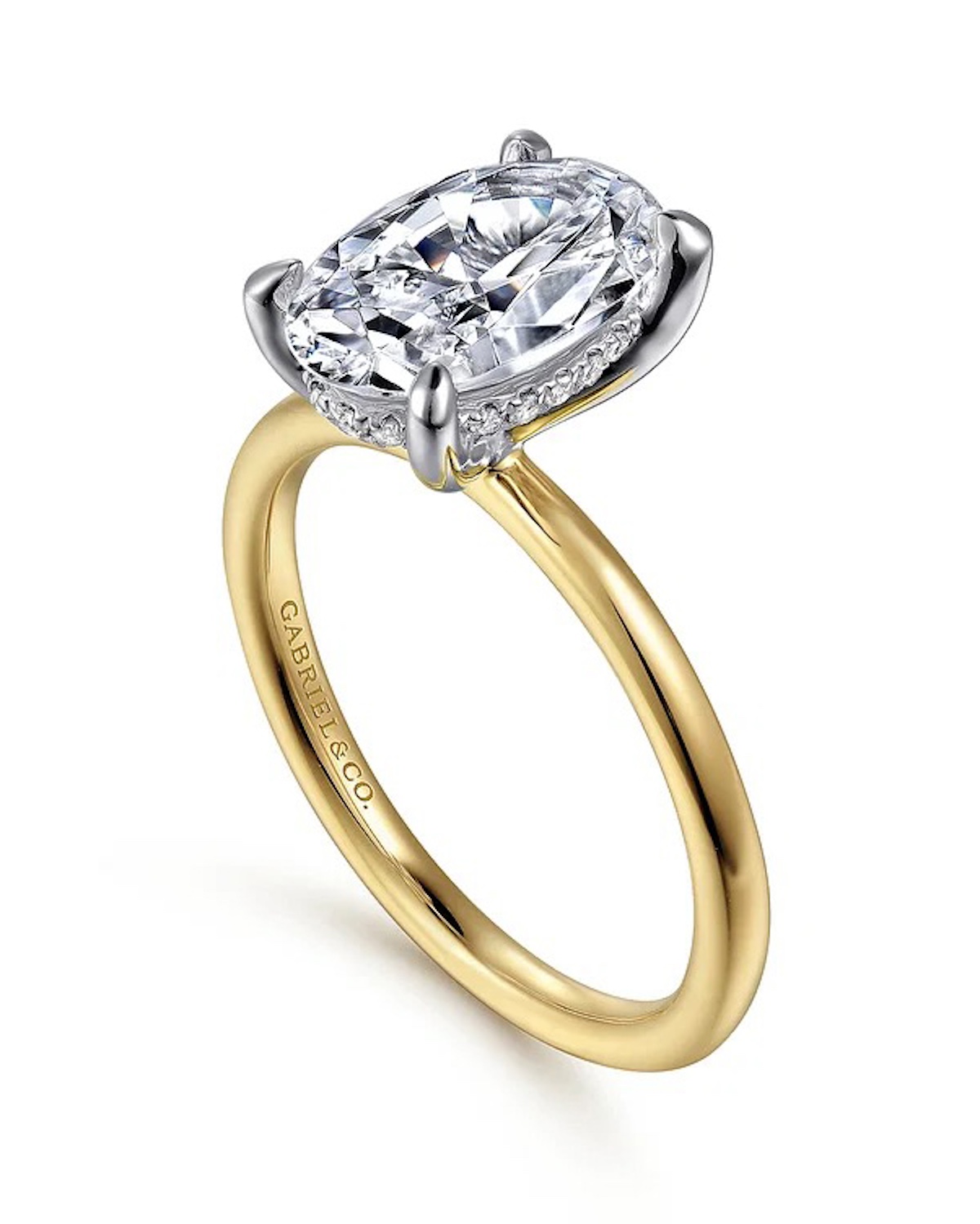 Comme Lady Gaga, Optez pour une Bague de Fiançailles en Diamant Naturel de forme Ovale