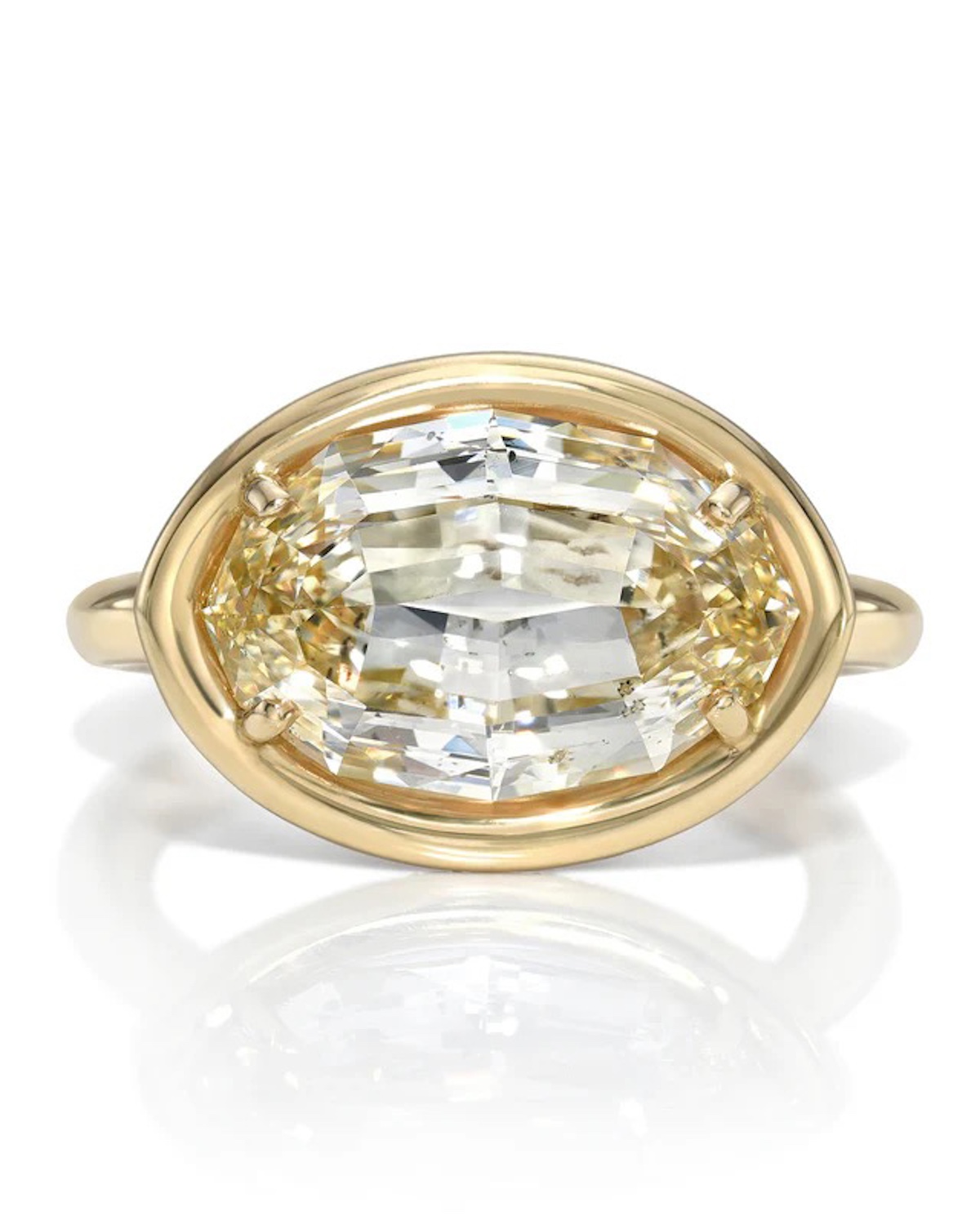 Comme Lady Gaga, Optez pour une Bague de Fiançailles en Diamant Naturel de forme Ovale