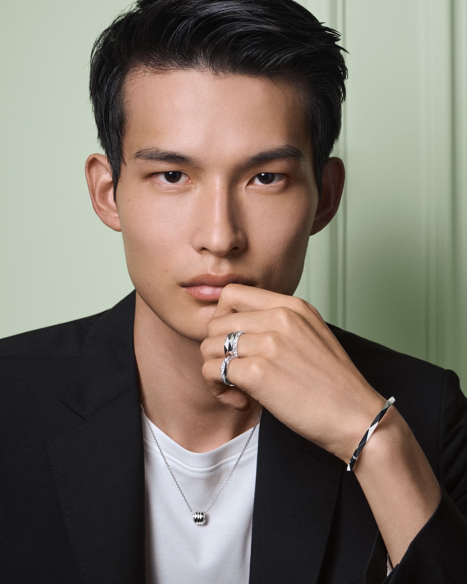 The Laurence Graff Signature Collection Joins a Unisex Revolution in Diamonds