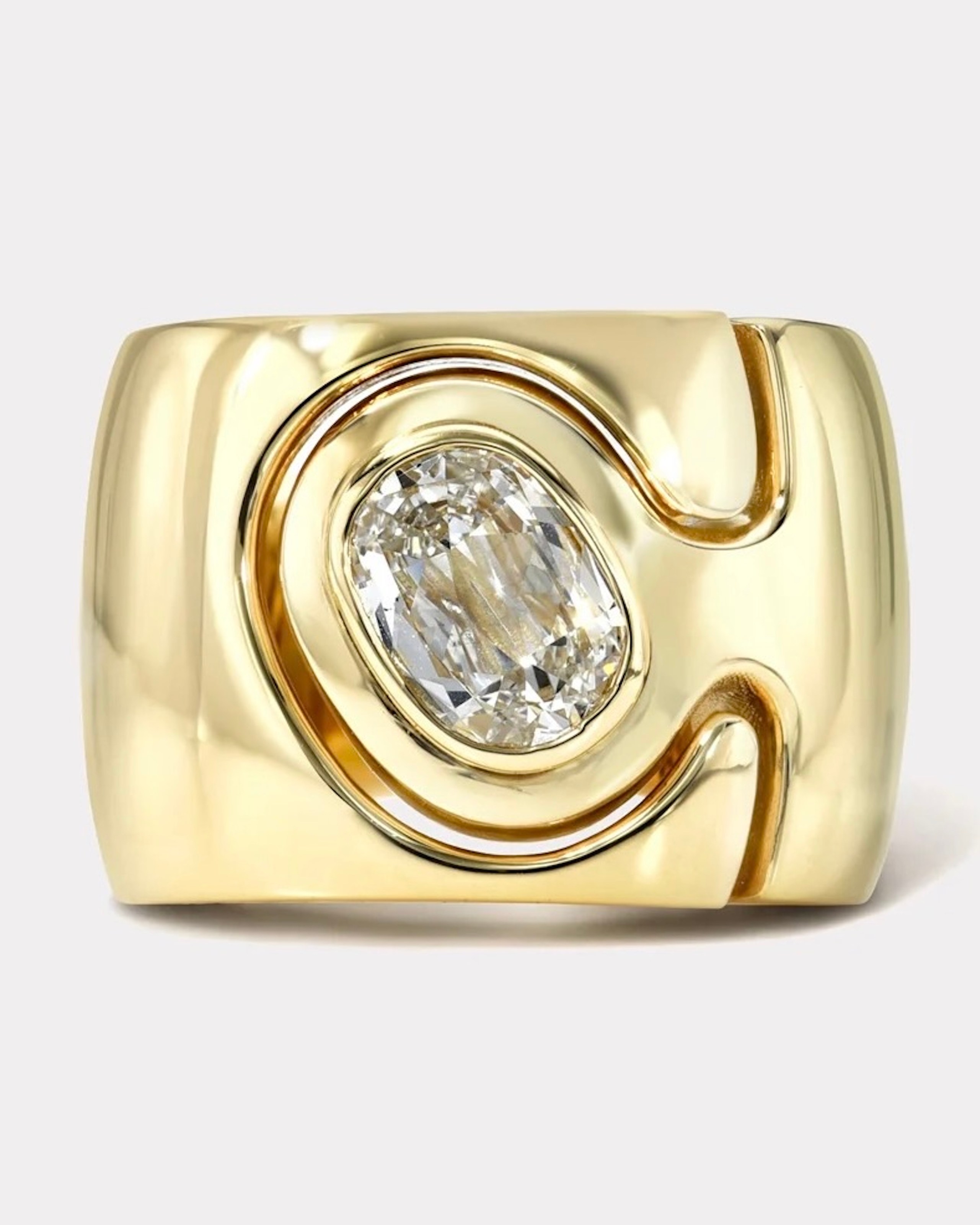 The Ovaltines: A Spotlight on Oval-Shaped Diamond Engagement Rings 4 The Ovaltines: A Spotlight on Oval-Shaped Diamond Engagement Rings