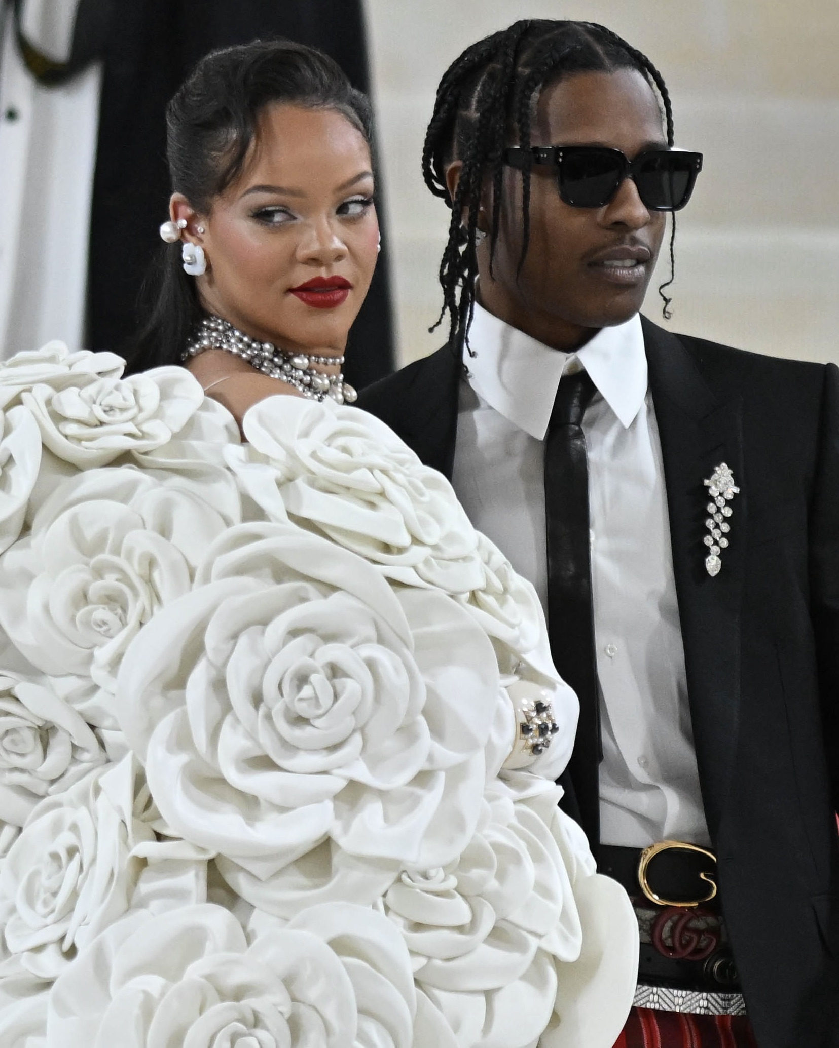 21 Natural Diamond Ear Cuffs to Add to Your Earscape This Cuffing Season 2 Rihanna wore a natural diamond ear cuff by Belperron at the 2023 Met Gala.