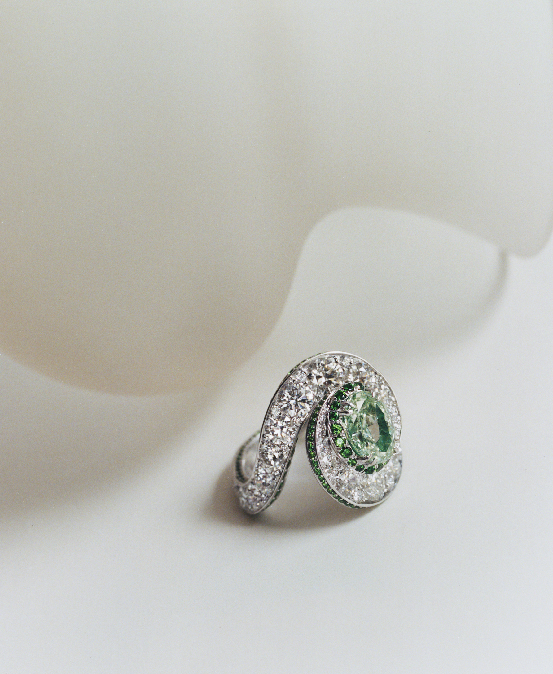 Extraordinary Natural Diamonds from 2024 Paris High Jewelry 8 Extraordinary Natural Diamonds from 2024 Paris High Jewelry
