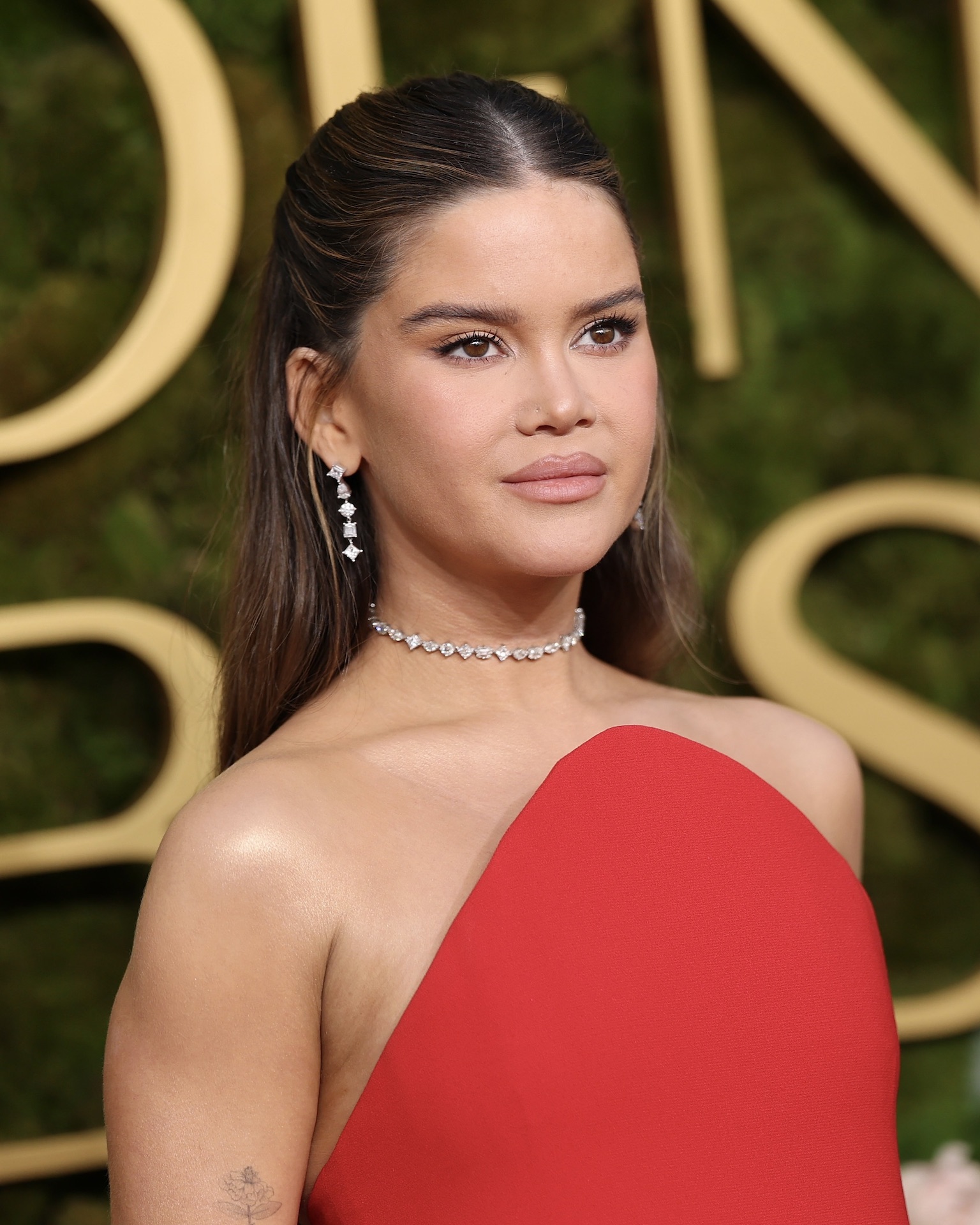 The Best Natural Diamond Jewelry Moments from the Golden Globes 2025 11 The Best Natural Diamond Jewelry Moments from the Golden Globes 2025