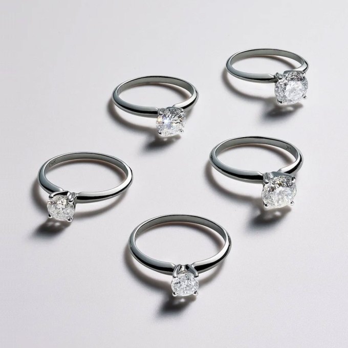 Diamond carat weights in diamond rings