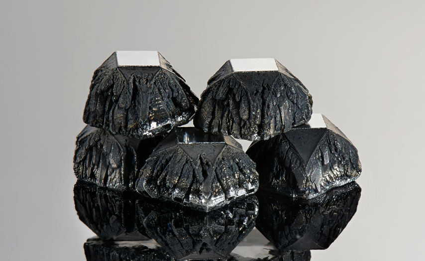 Natural Diamonds vs Lab Grown Diamonds
