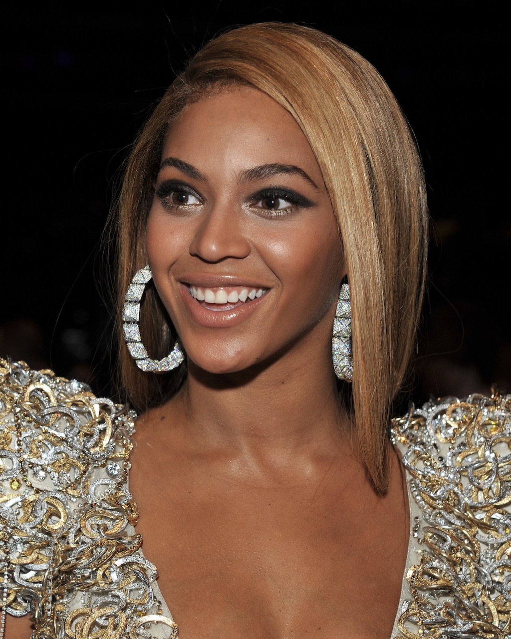 10 Reasons Why Diamond Hoops Are the Ultimate Stylish Staple