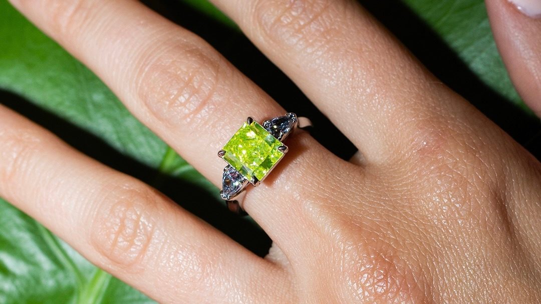 Green diamond ring