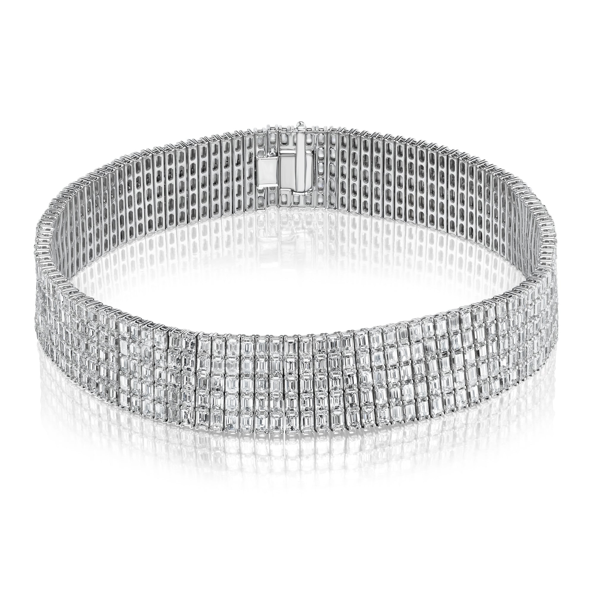 The Diamond Choker Craze Isn’t Going Anywhere