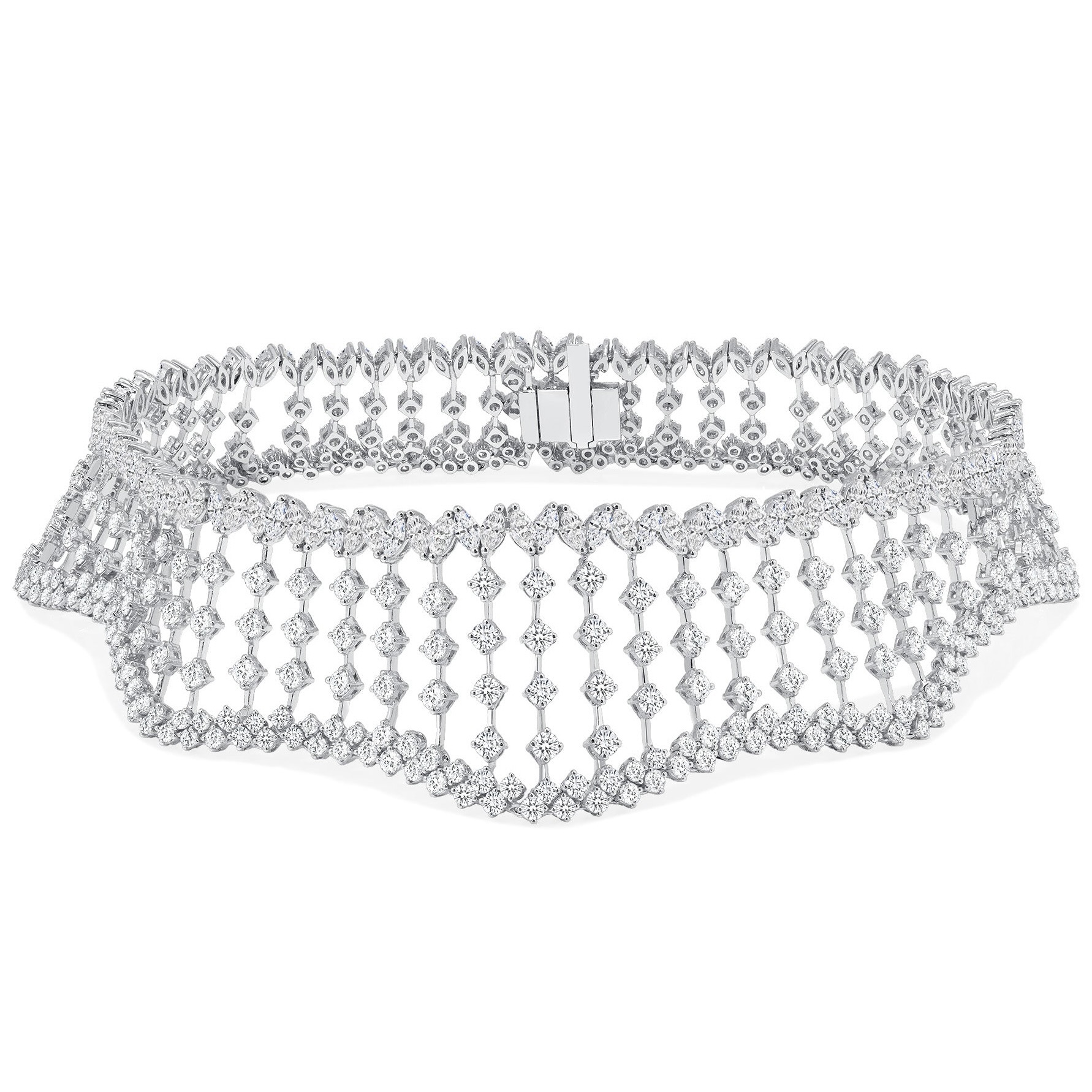 The Diamond Choker Craze Isn’t Going Anywhere