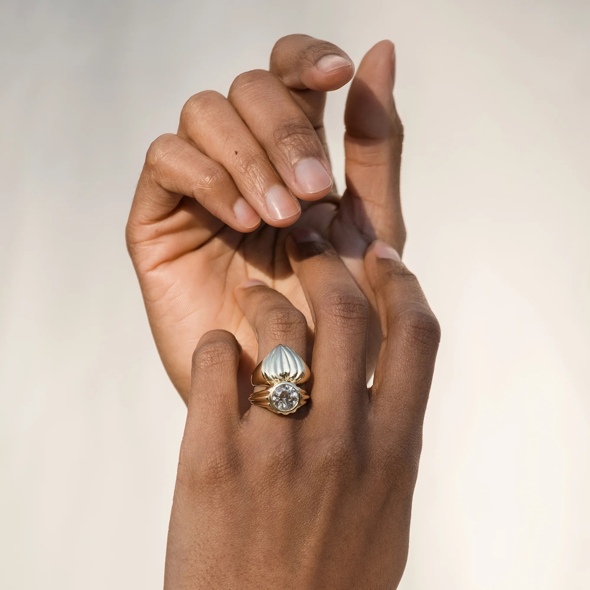 Round Engagement Rings: The Most Popular Diamond Shape
