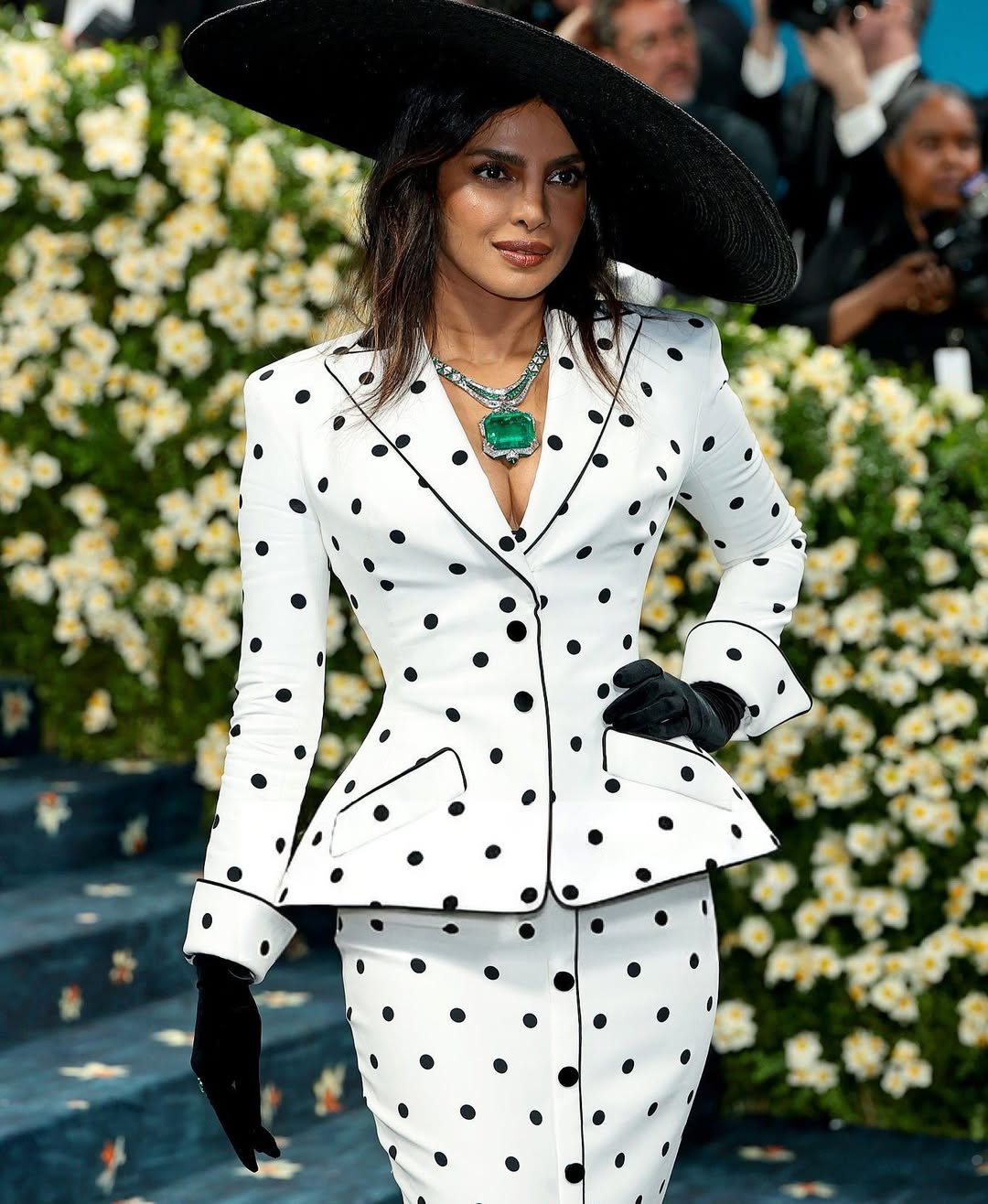 The Best Diamond Jewellery of the 2025 Met Gala 1 Priyanka Chopra in Bulgari necklace with 241-carat emerald and diamonds.
